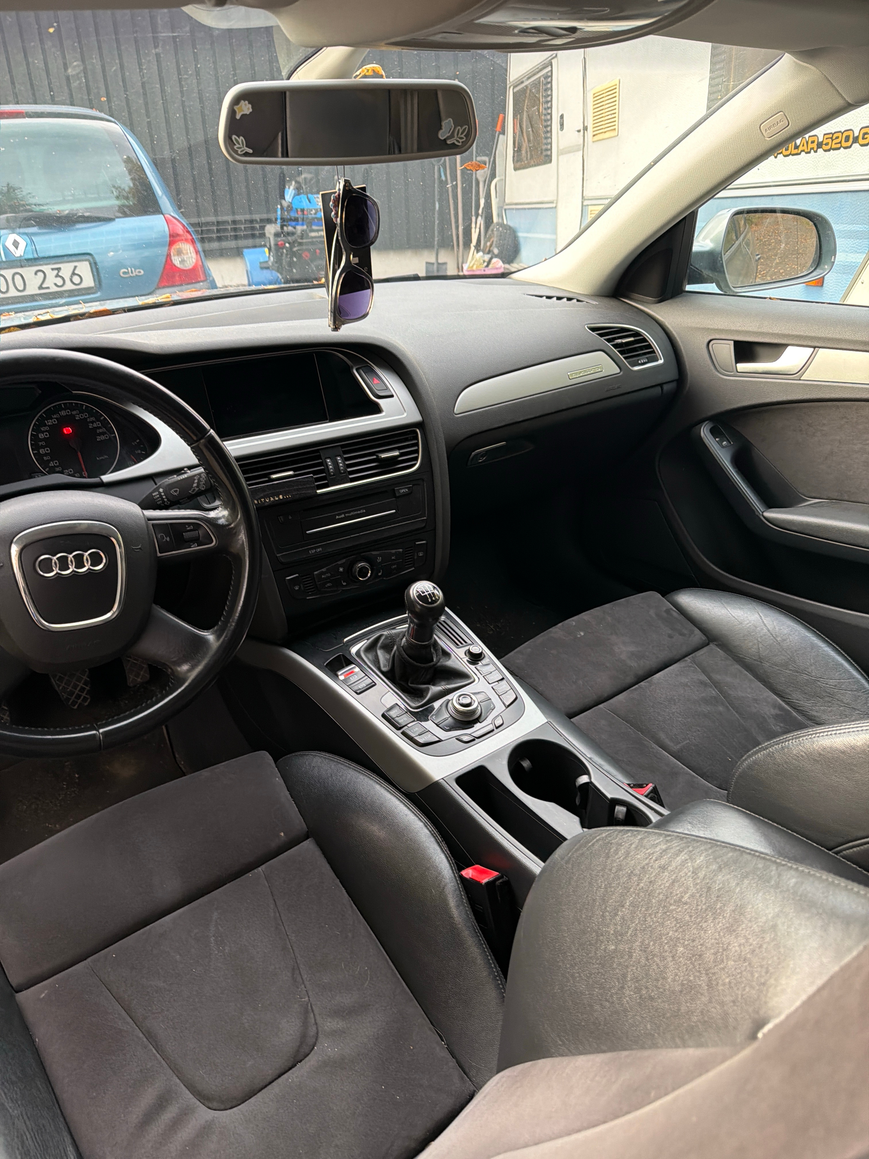Audi A4 2010, bild 3/6