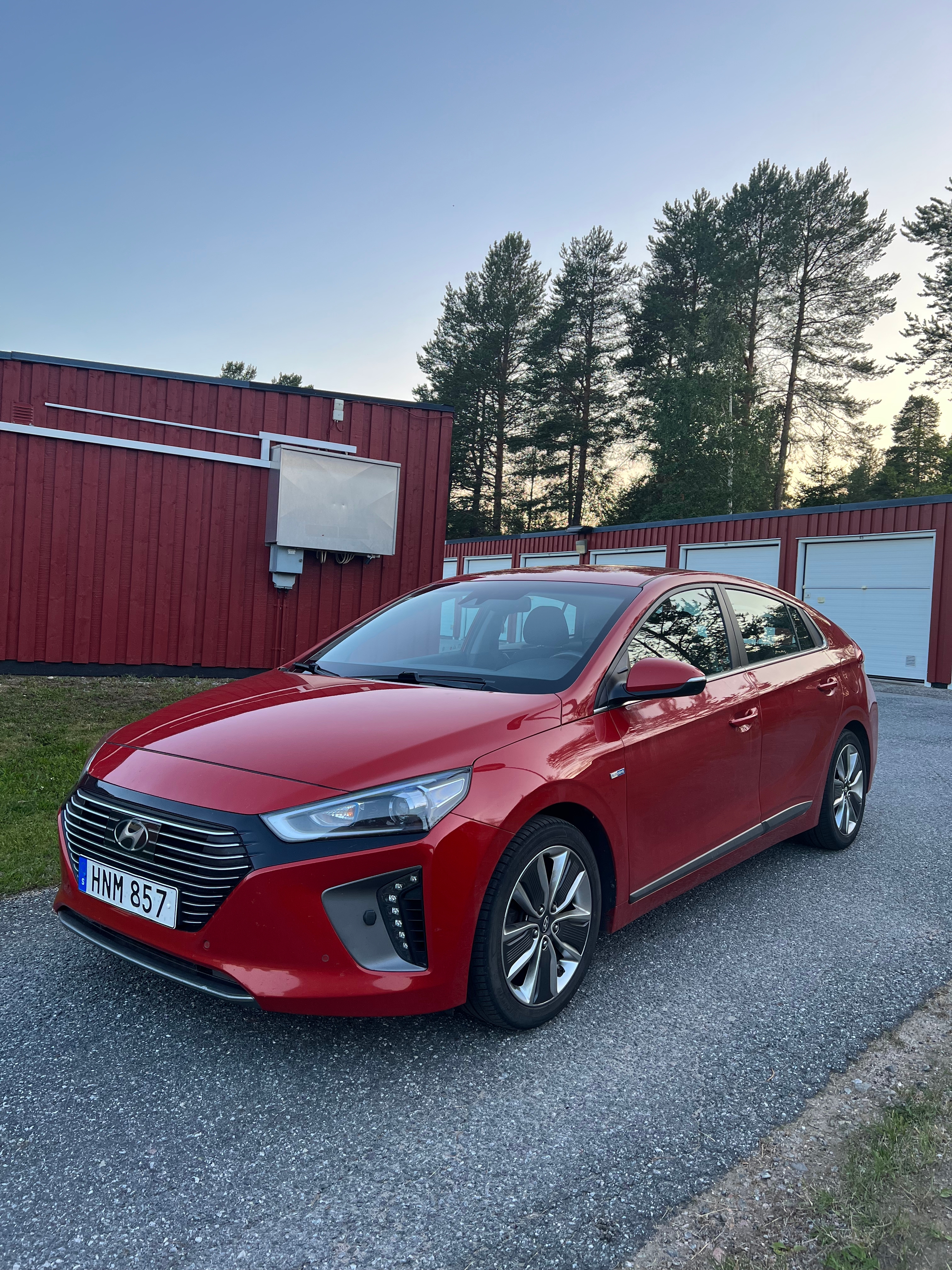 Hyundai Ioniq Hybrid 1.6 DCT 141hk 2017, photo 2/5