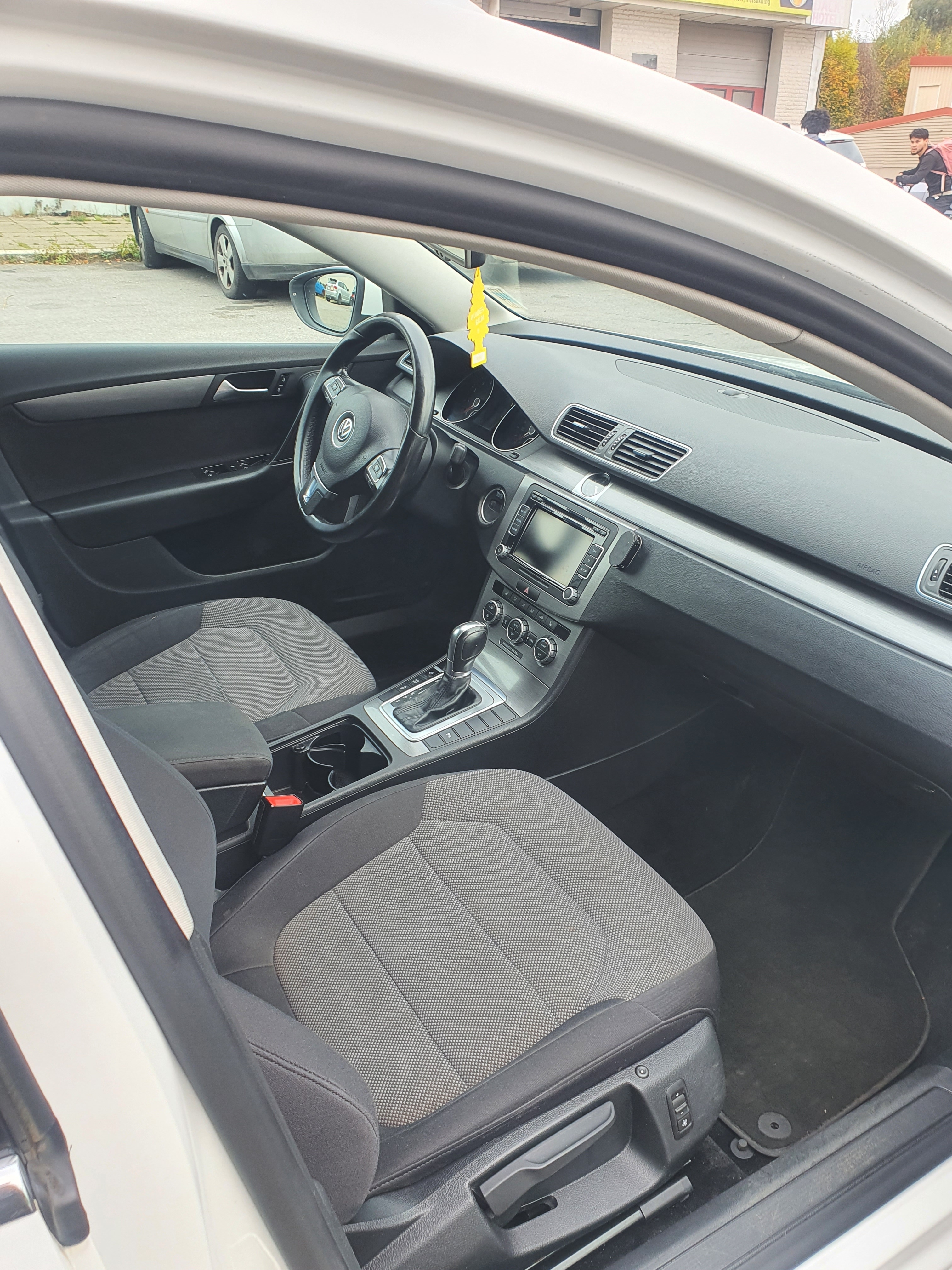 Volkswagen Passat 2014, photo 2/8