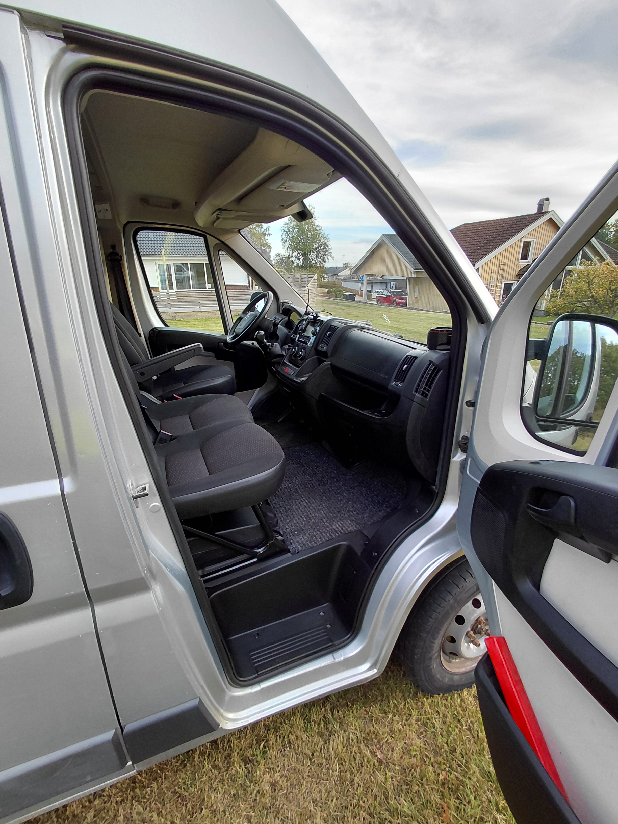 Citroen Jumper 35 2.0 BlueHDi Manuell 2018, photo 2/6