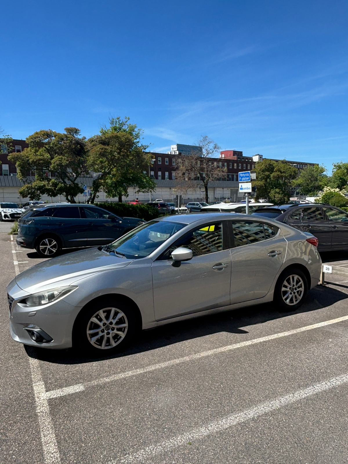 Mazda 3 Sedan 2.2 SKYACTIV-D Manuell 2014, bild 2/7