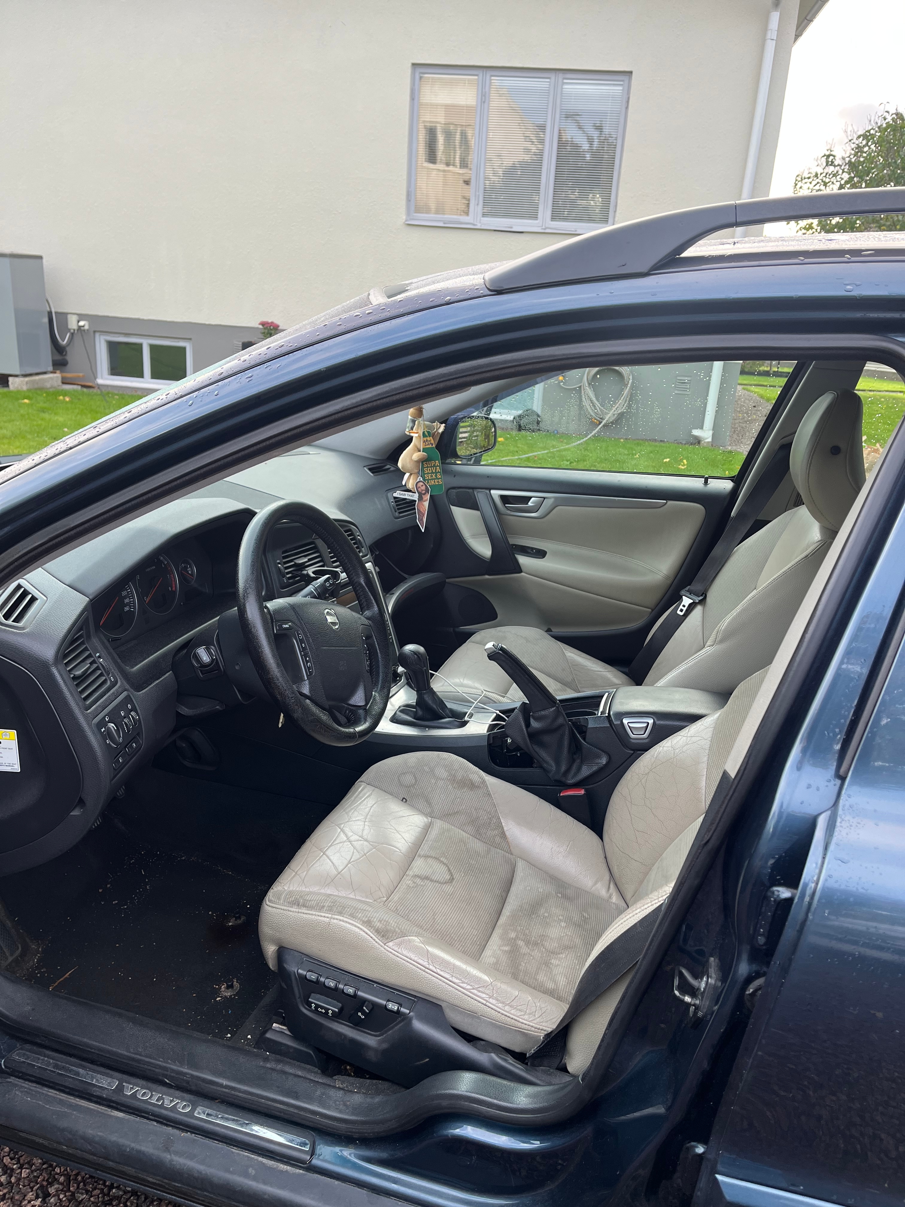 Volvo V70 2.4 Manuell 2005, photo 3/4