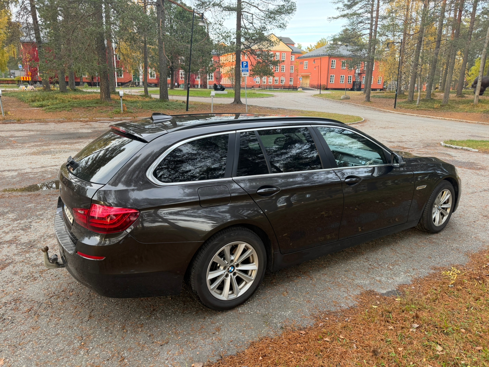 BMW 520 d xDrive Touring Steptronic 2015, photo 3/6