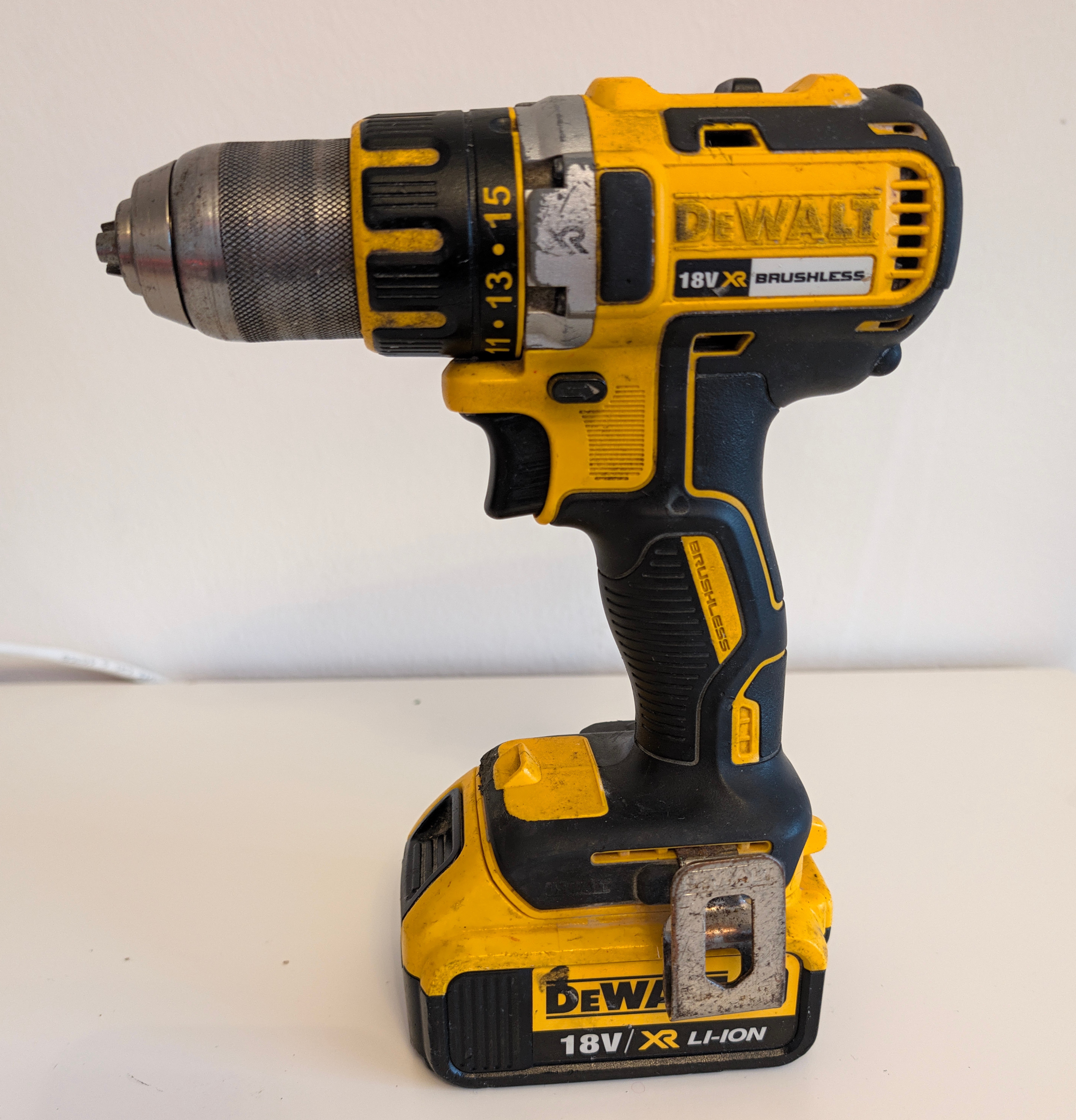 DeWalt 18V XR Skruvdragare (Borstlös) inkl. batteri