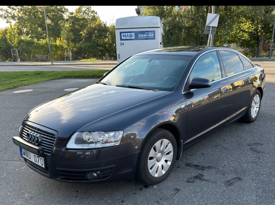 Audi A6 Sedan 2.4 Multitronic 2005, bild 2/10