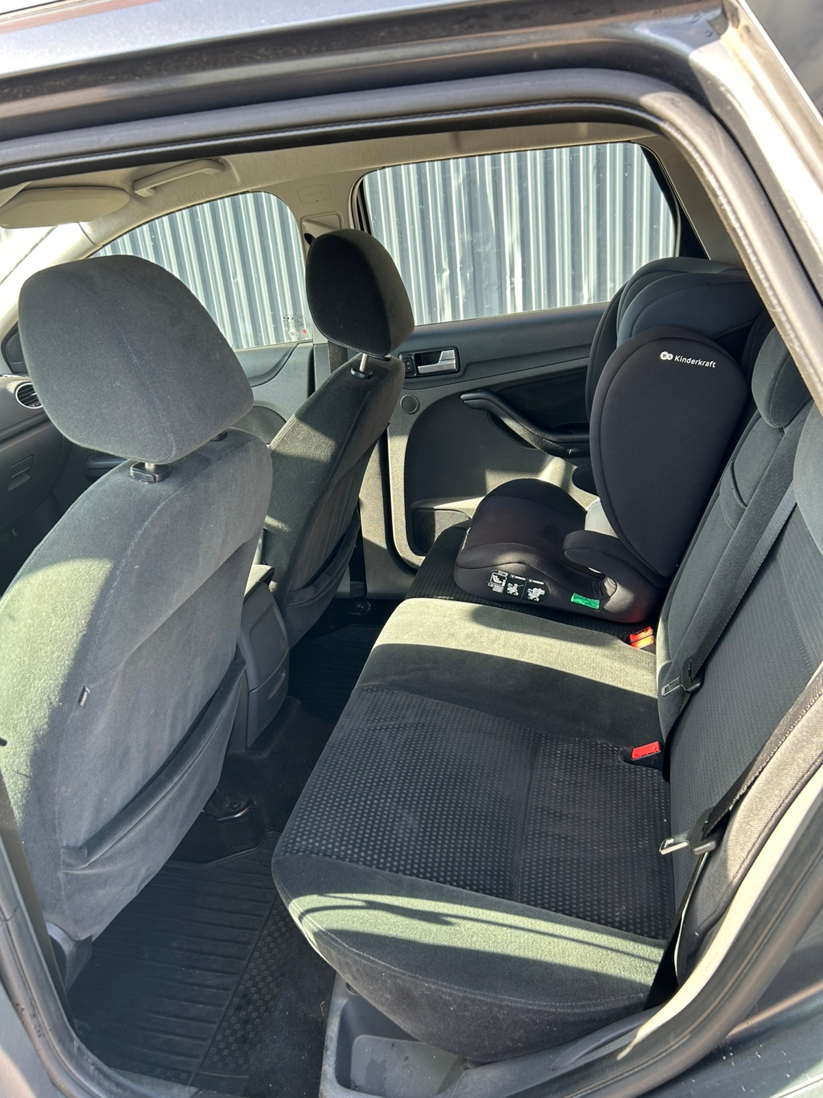 Ford Focus Kombi 2.0 Manuell 2005, kuva 5/7