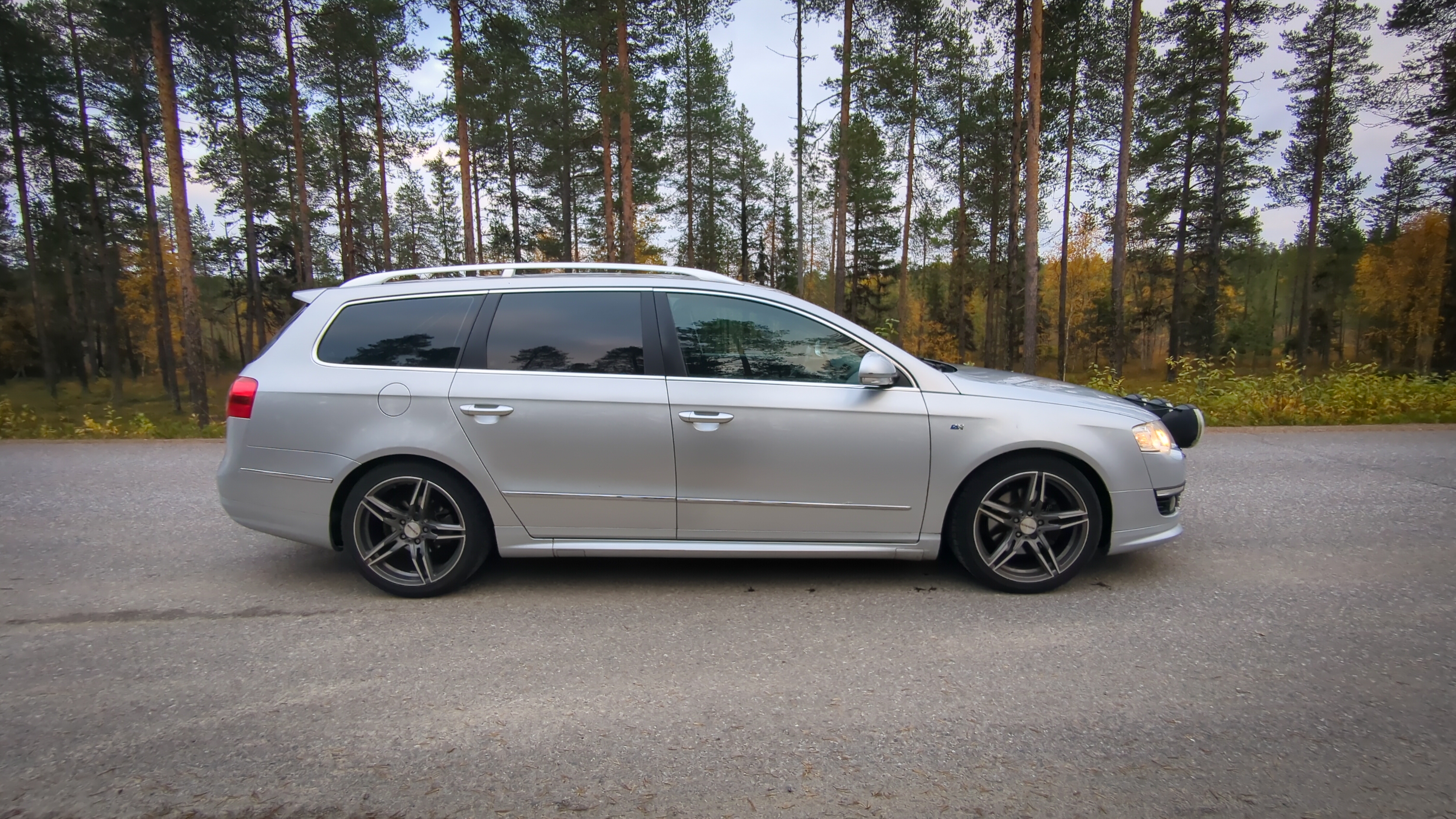 Volkswagen Passat 2010, kuva 4/5