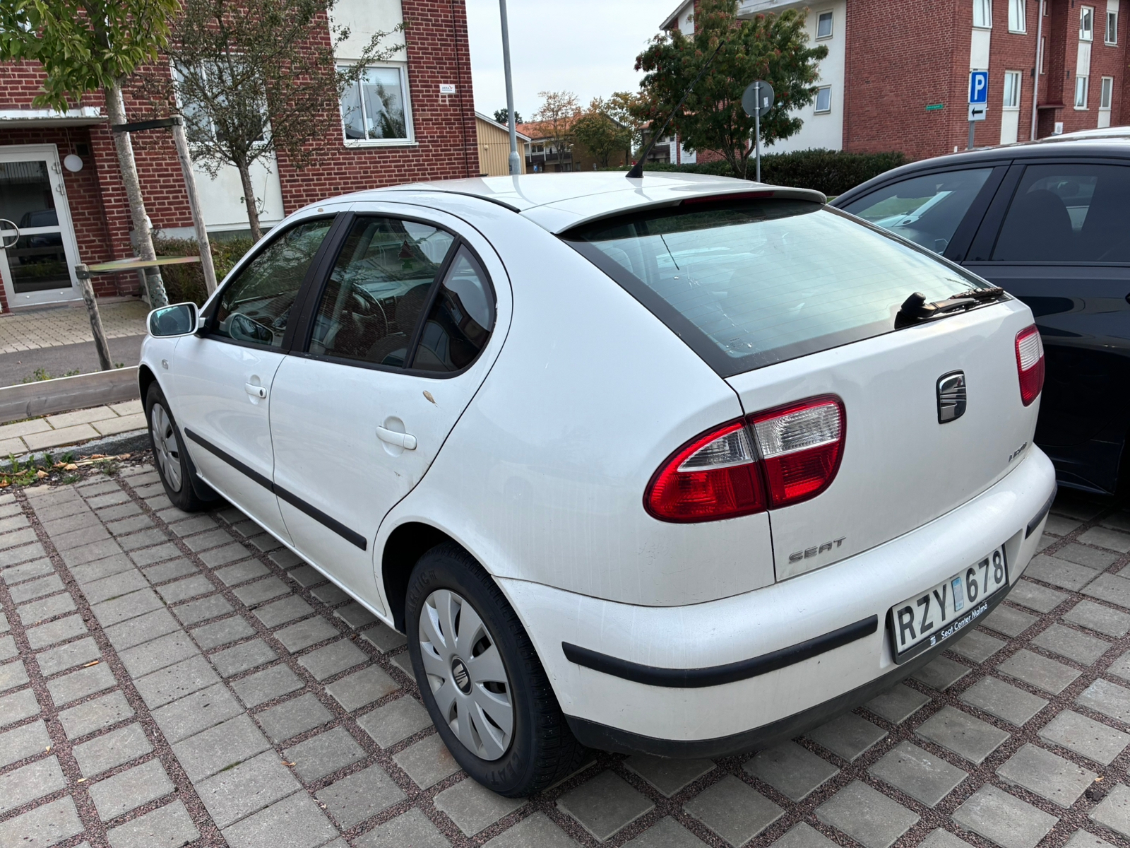 Seat Leon 1.6 Manuell 2001, bild 2/4