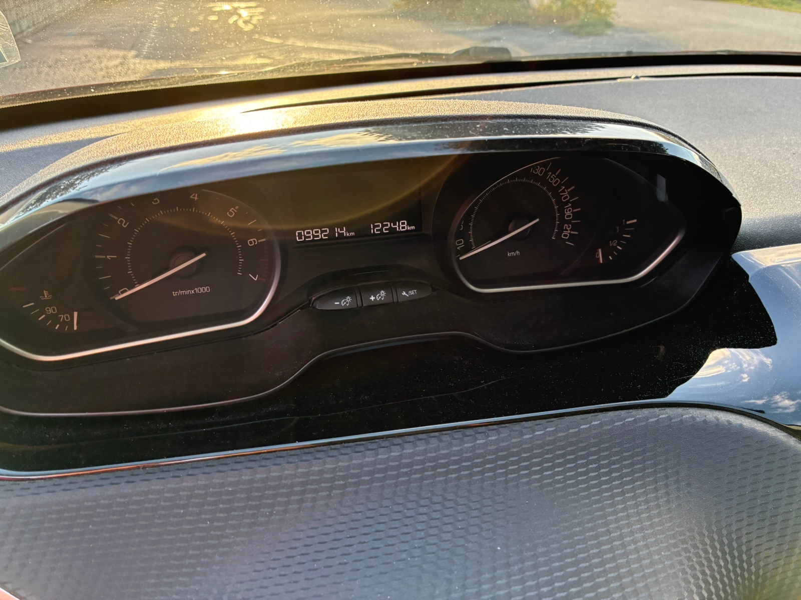 Peugeot 208 2016, kuva 7/7