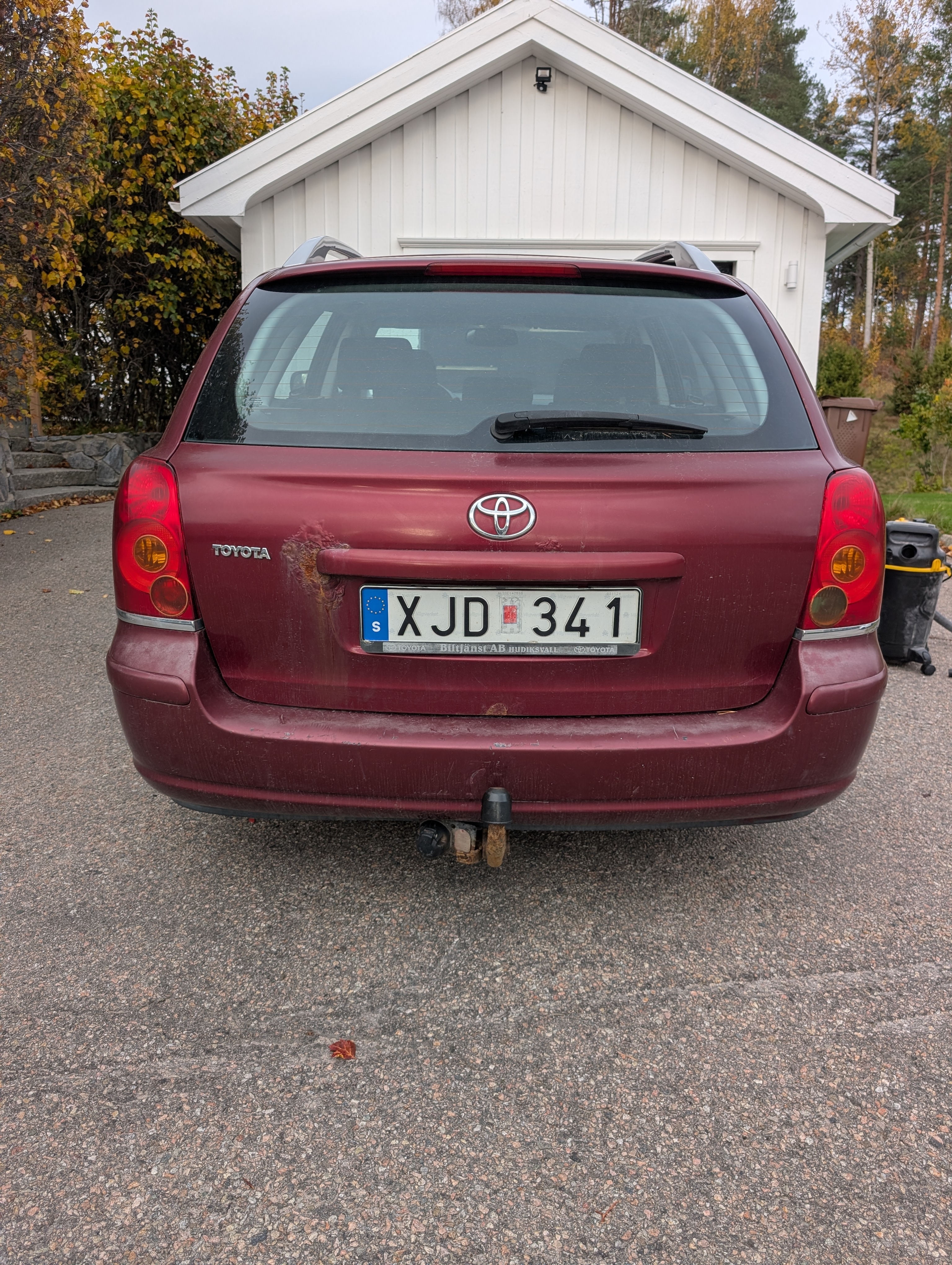 Toyota Avensis Kombi 1.8 VVT-i Manuell 2005, bild 3/5