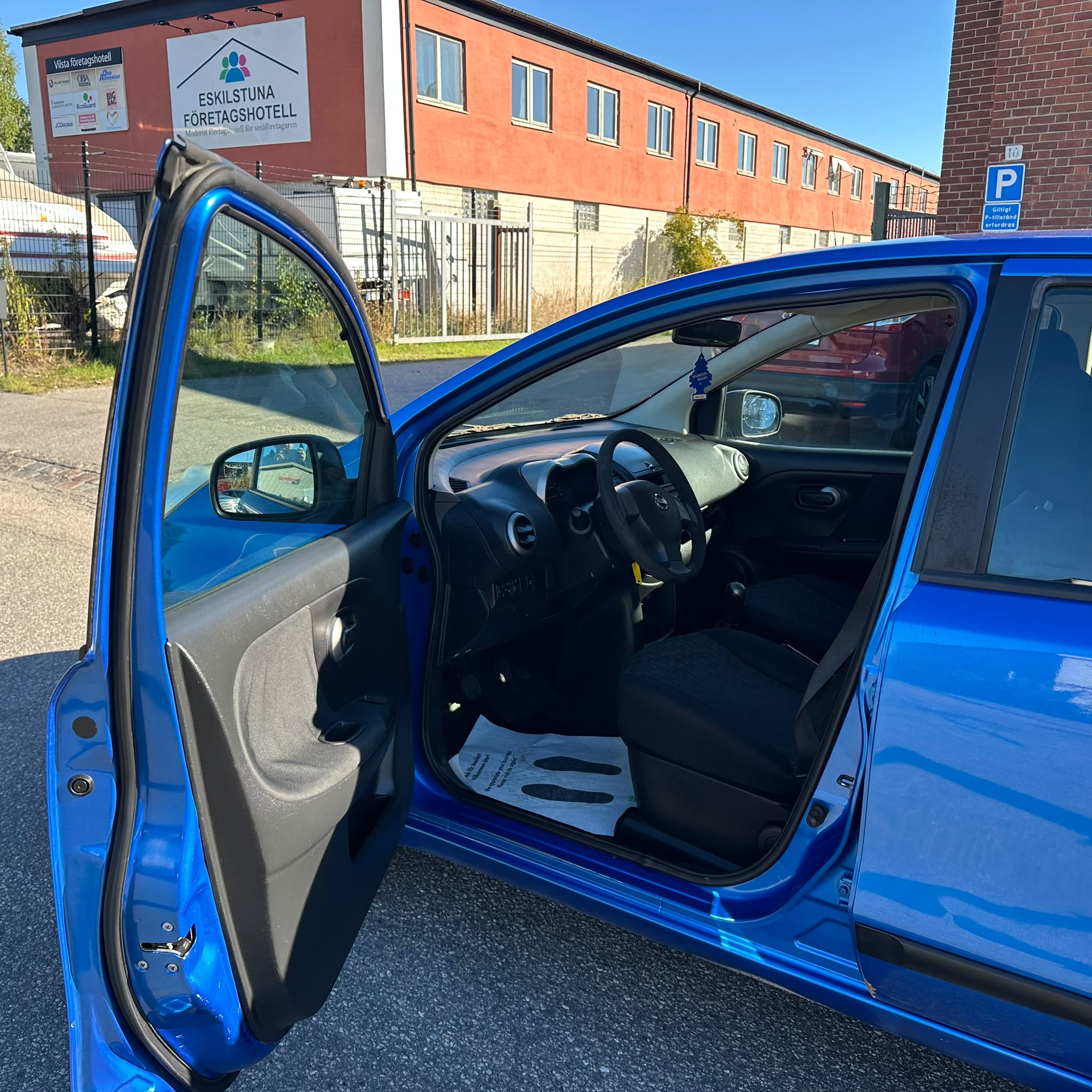 Nissan Note 1.4 Manuell 2008, bild 2/7