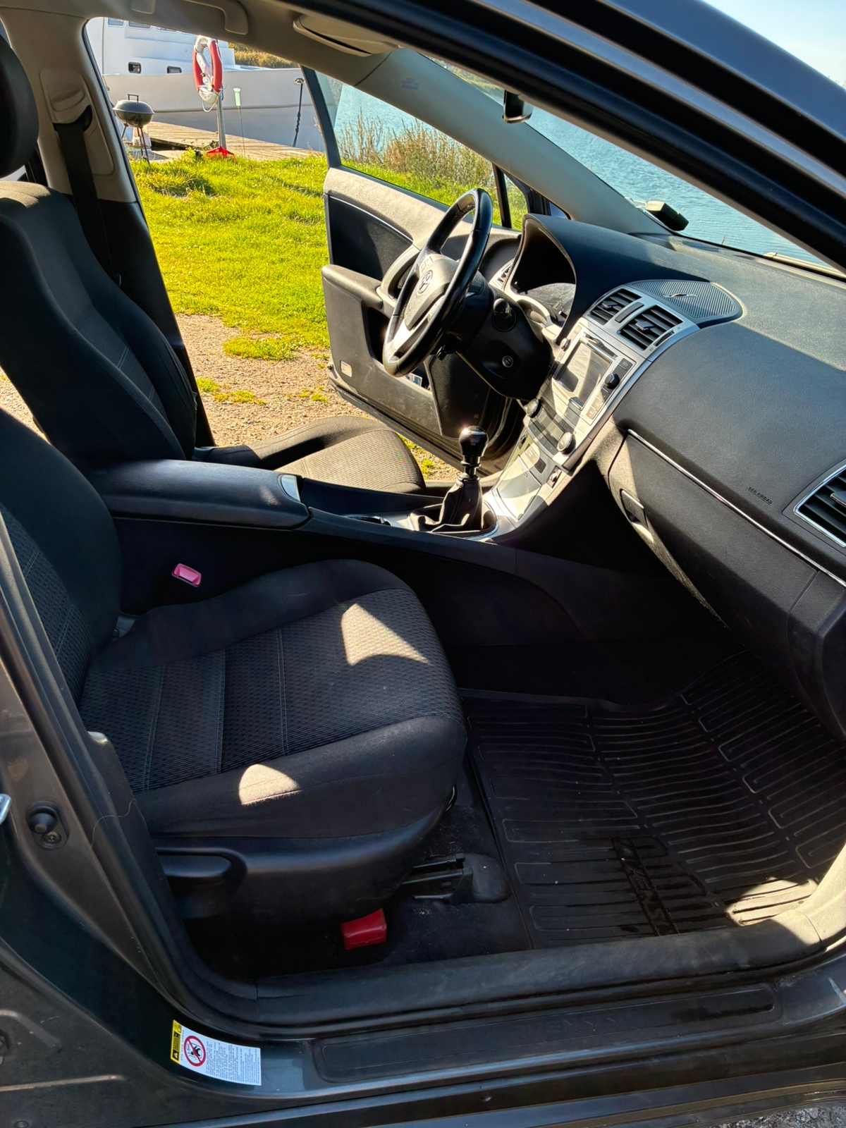 Toyota Avensis 2012, photo 7/9