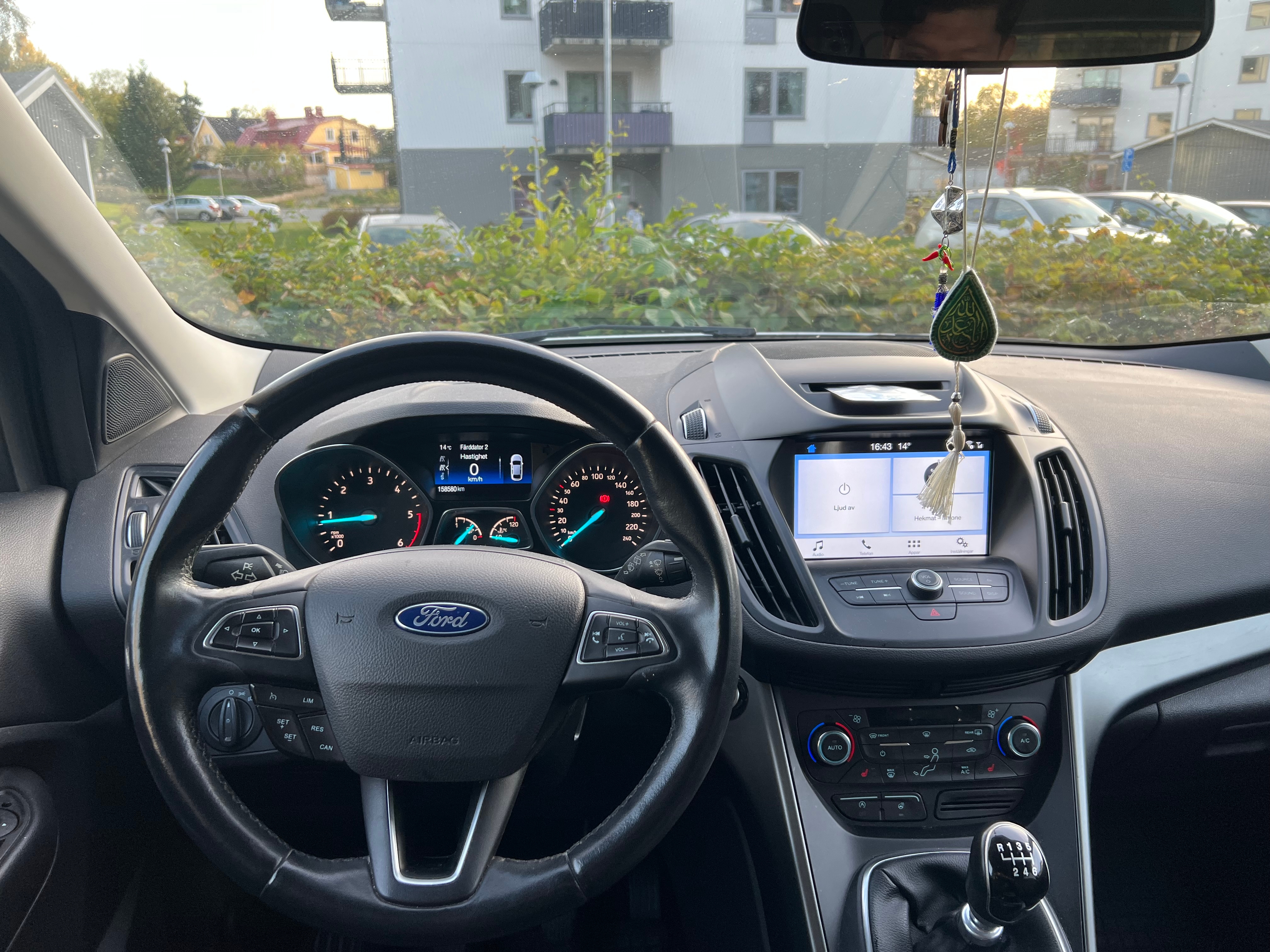 Ford Kuga 2.0 TDCi Manuell 2017, bild 6/6