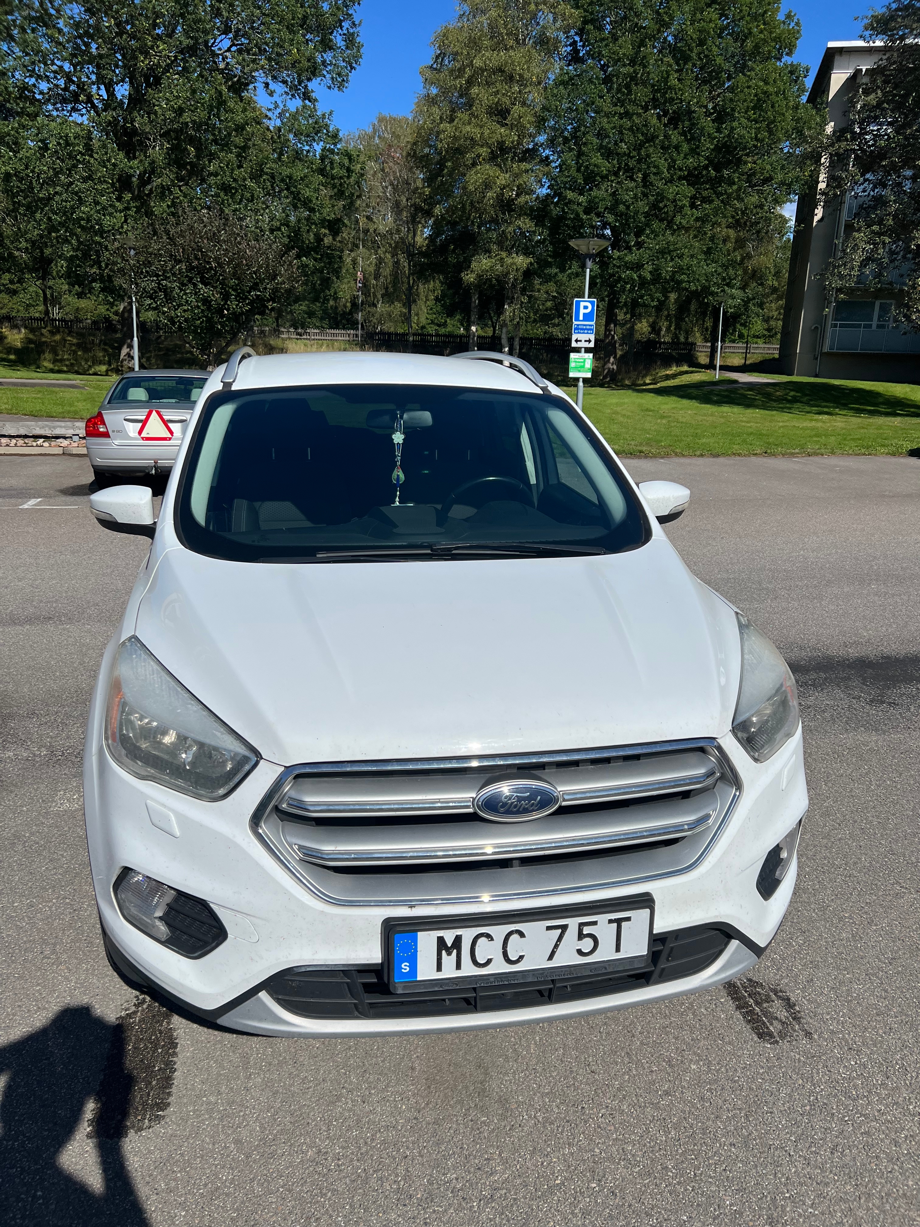 Ford Kuga 2.0 TDCi Manuell 2017, bild 2/6