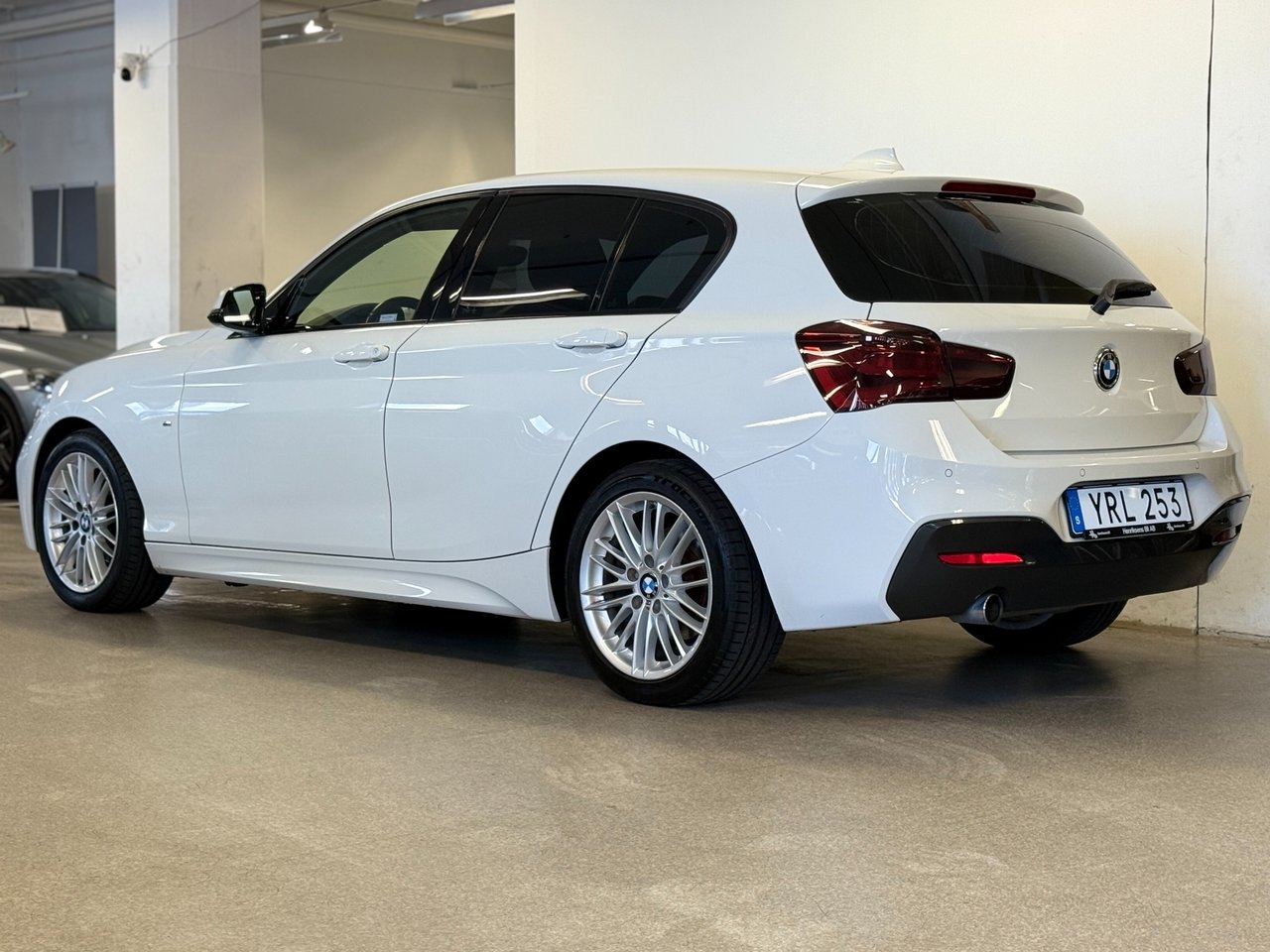 BMW 118 i 5-dörrars M Sport Euro 6 2018, kuva 7/10