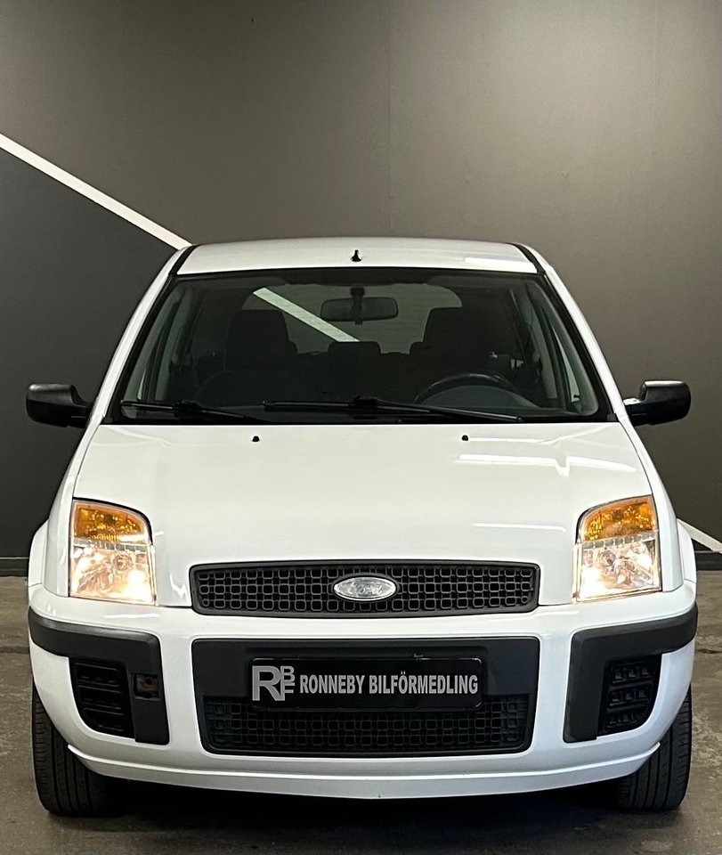 Ford Fusion 2007, kuva 2/10