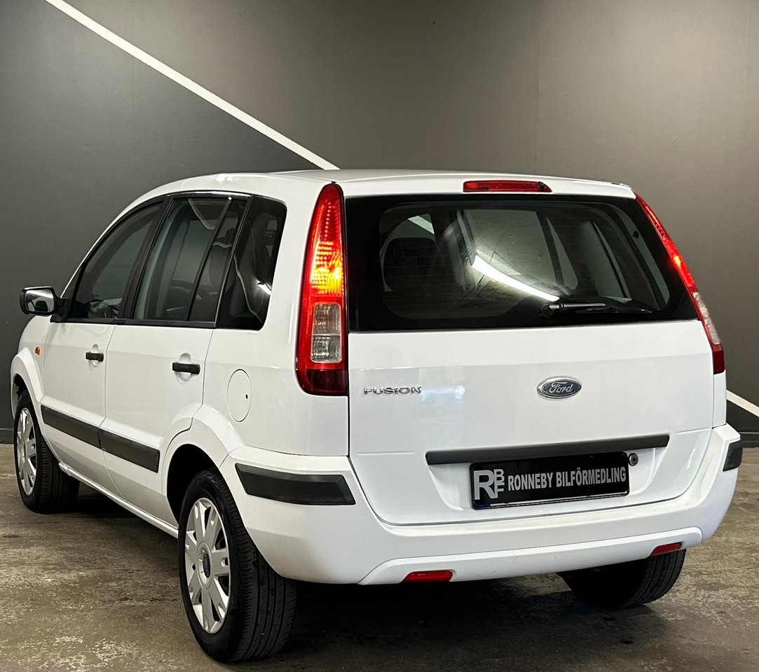 Ford Fusion 2007, kuva 7/10