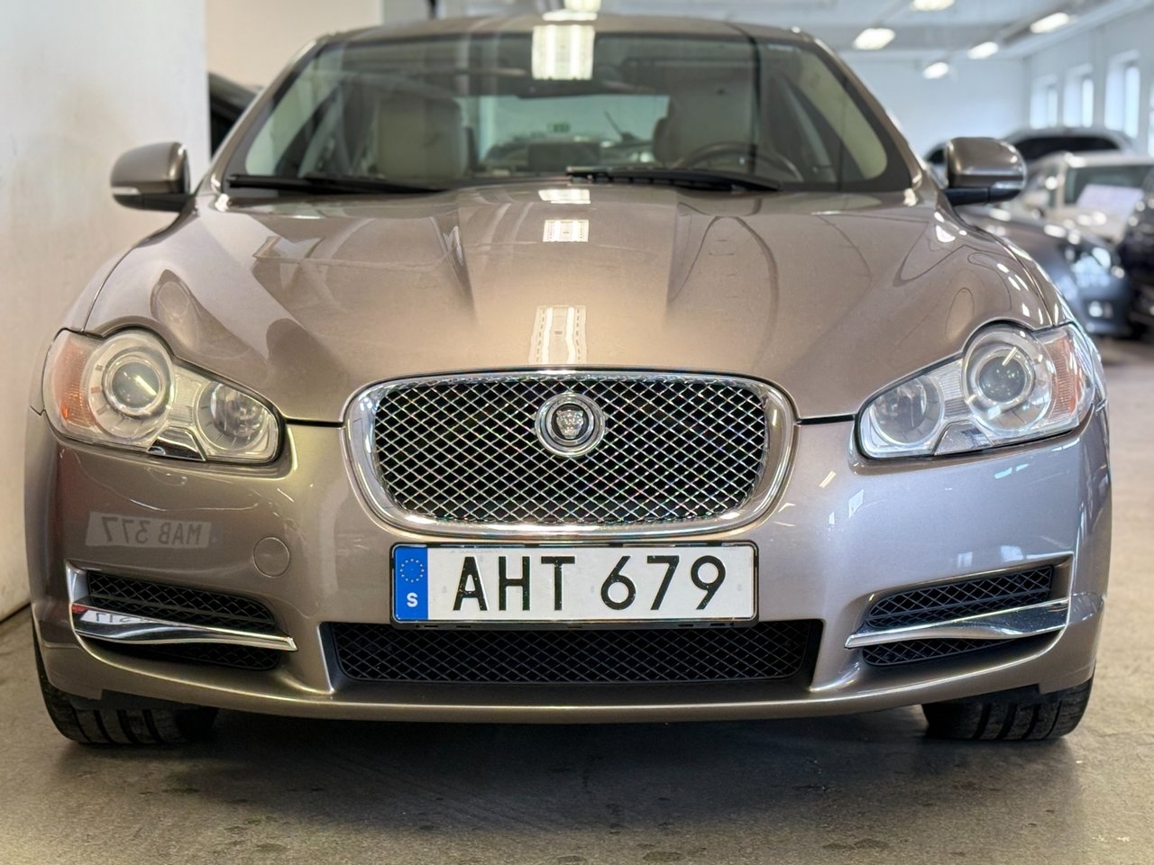 Jaguar XF 3.0 V6 Euro 5 2010, photo 4/10