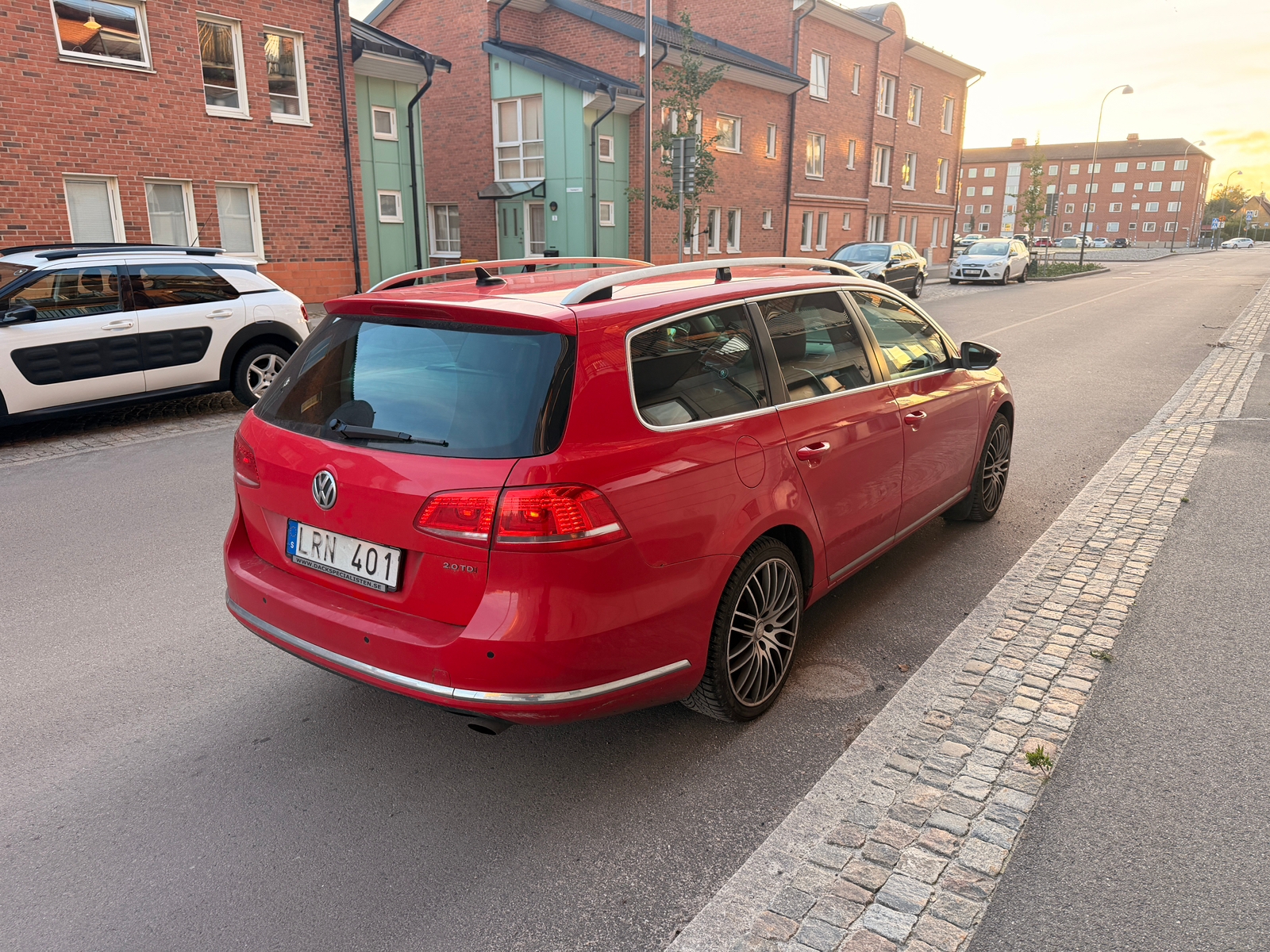 Volkswagen Passat 2011, bild 4/5