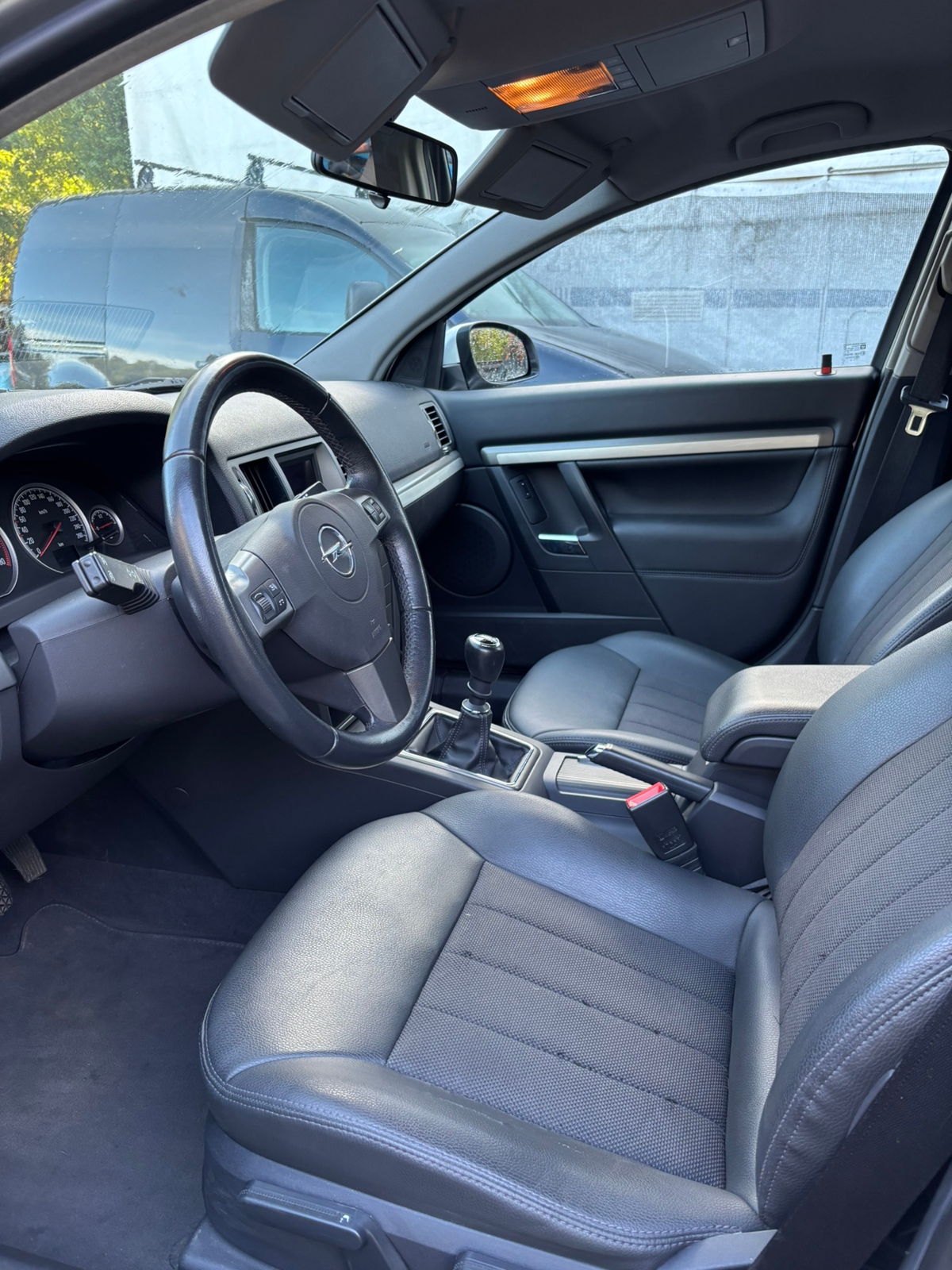 Opel Vectra GTS 2.2 Direct Manuell 2008, photo 4/6