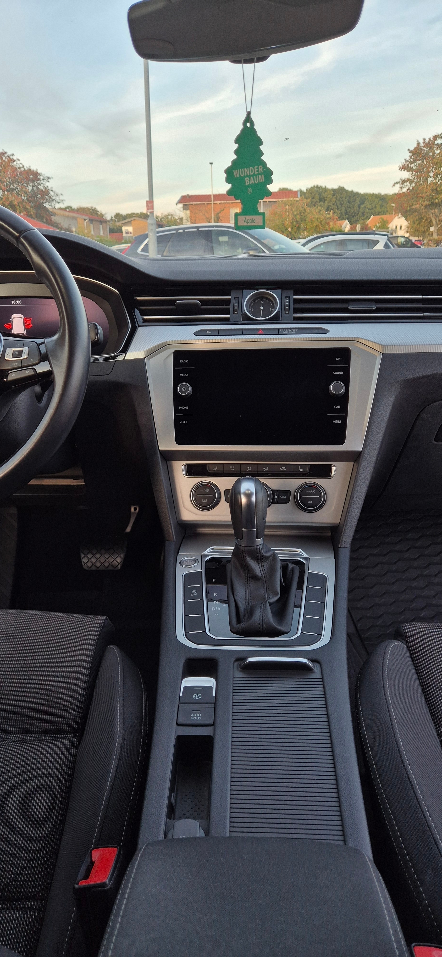 Volkswagen Passat 2019, bild 6/10