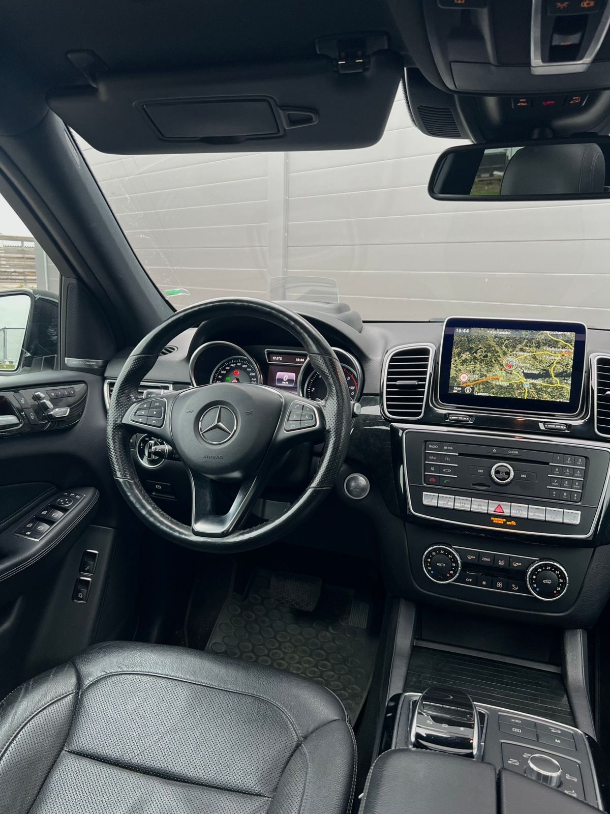 Mercedes-Benz GLE 350 d 4MATIC 9G-Tronic 2016, photo 3/7