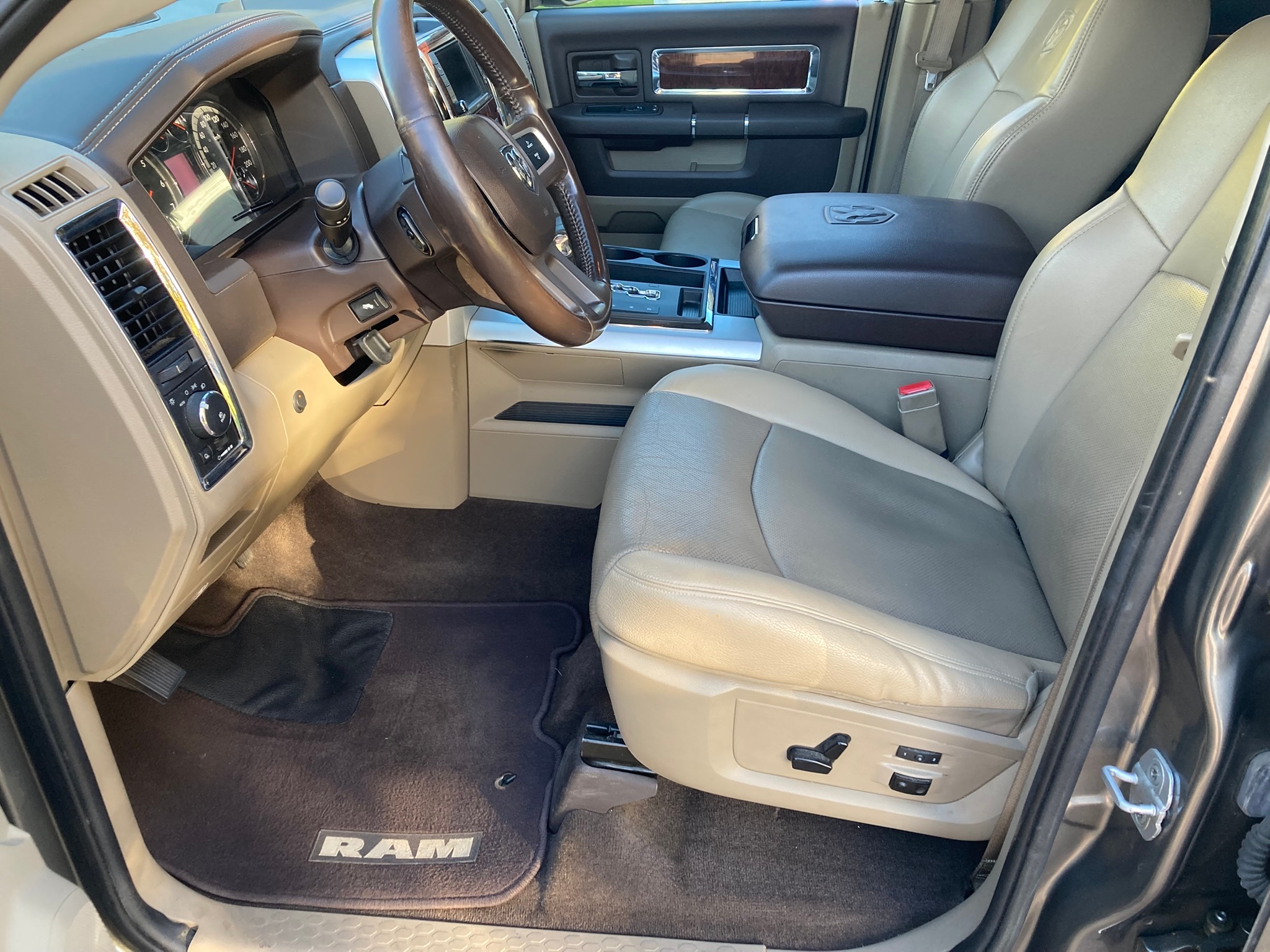 RAM 1500 2011, photo 4/10