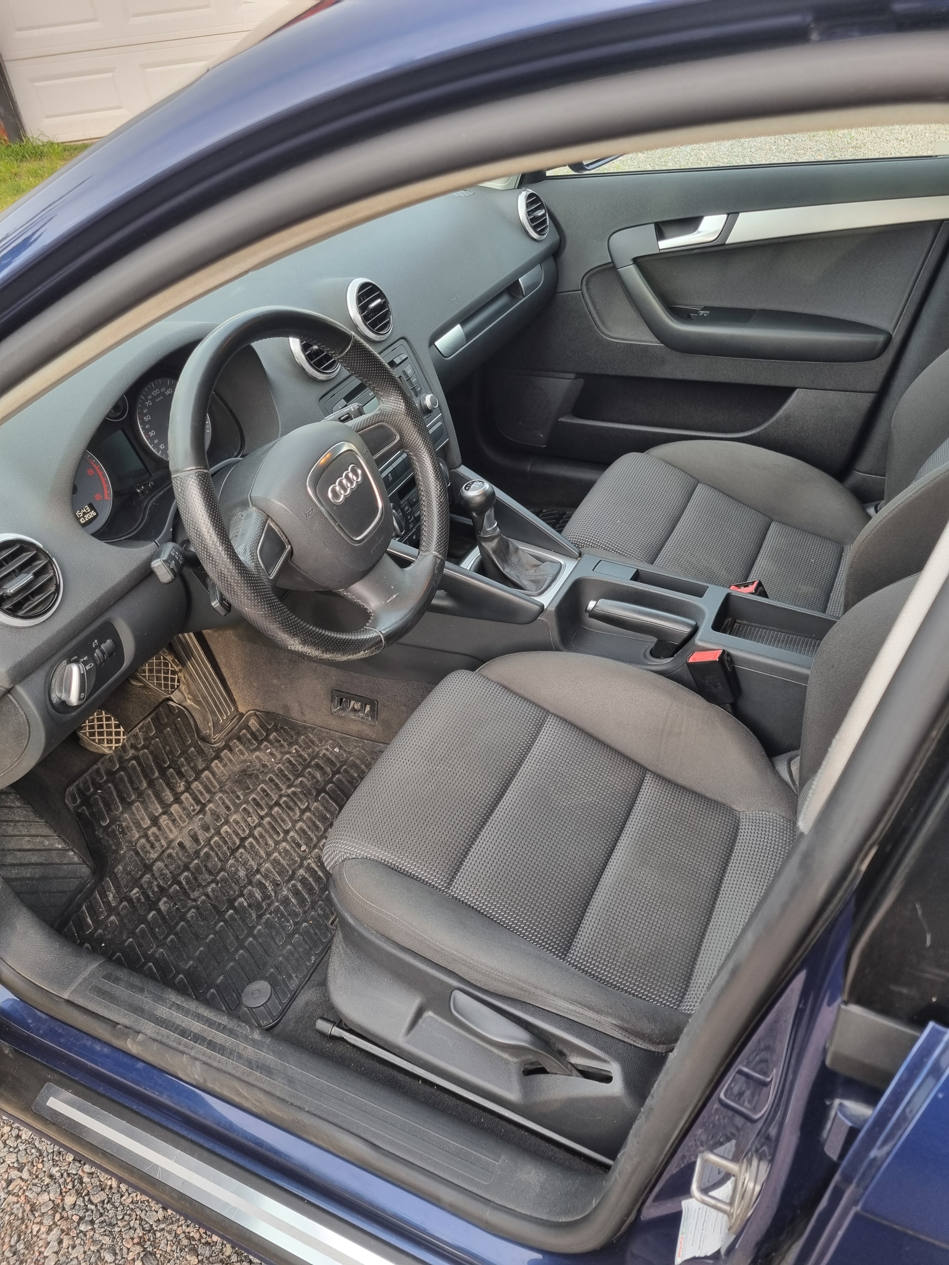 Audi A3 Sportback 2.0 TDI Manuell 2012, bild 3/5