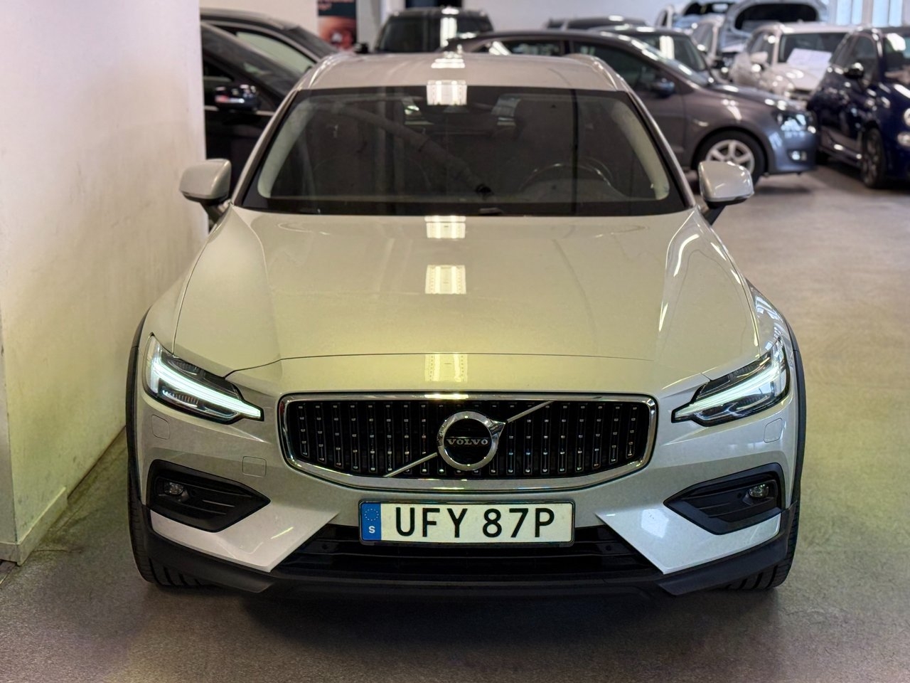 Volvo V60 Cross Country 2019, kuva 4/10