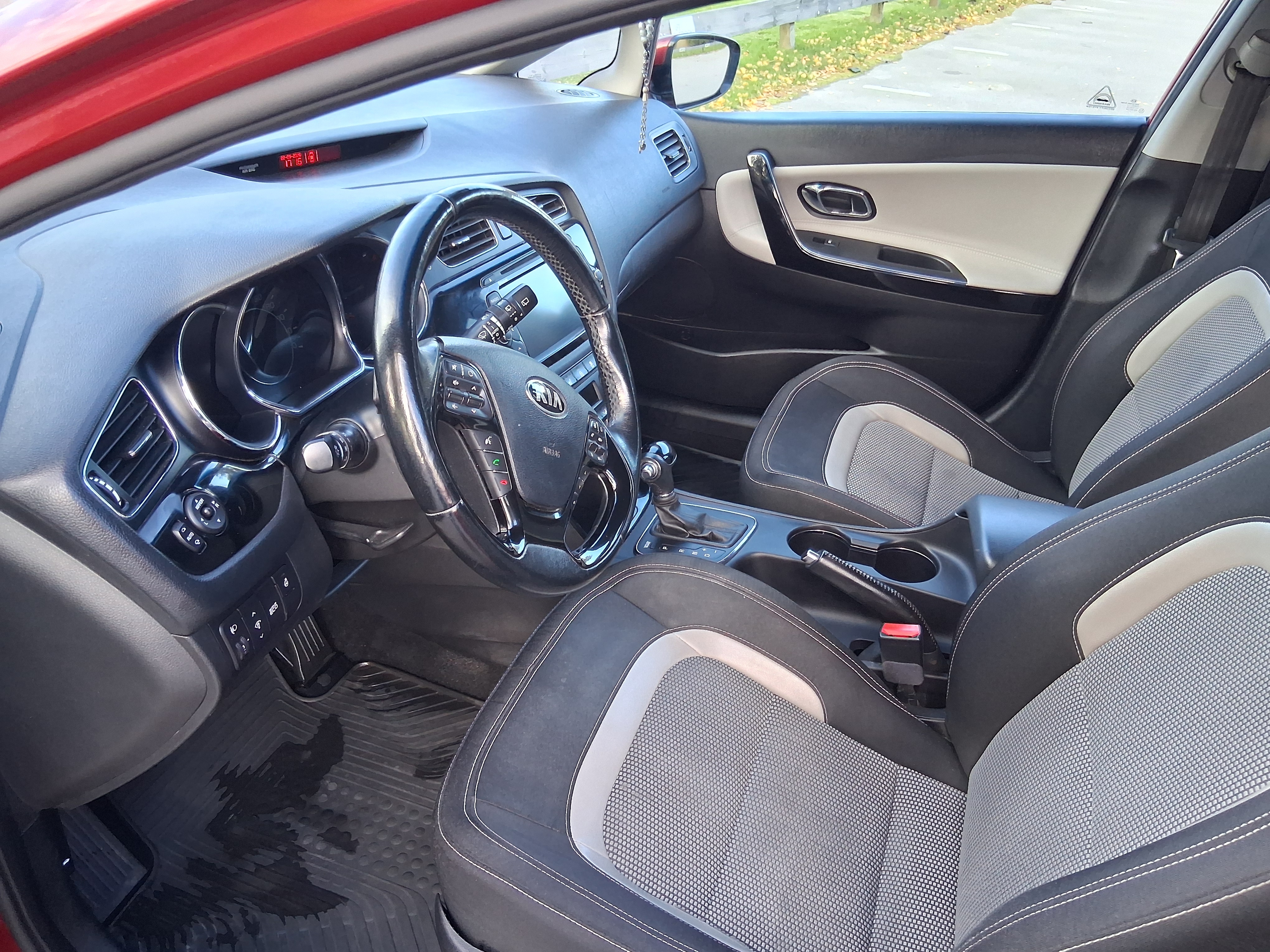 Kia Ceed _sw 1.6 CRDi Automatisk 2015, bild 5/10