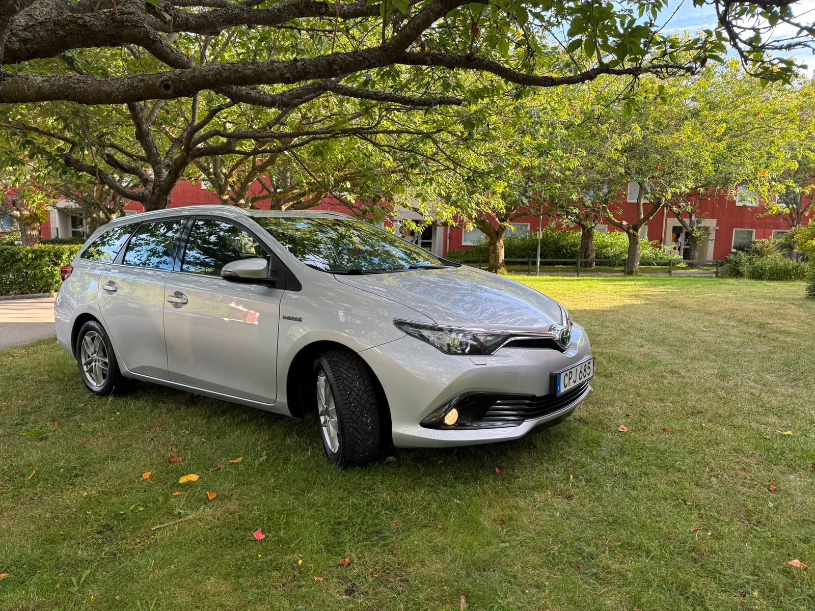 Toyota Auris Touring Sports Hybrid e-CVT 2016, bild 6/10
