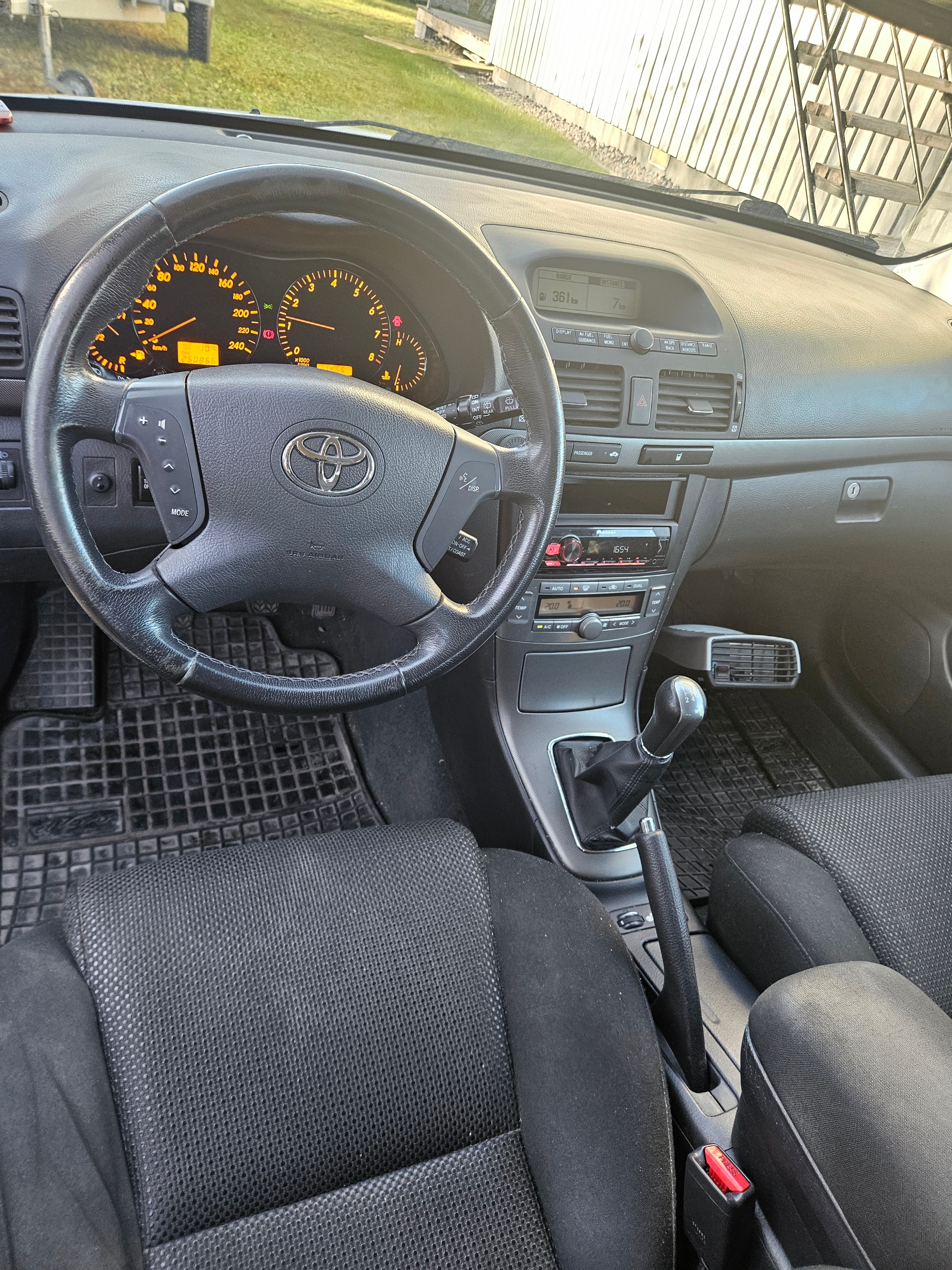 Toyota Avensis 2005, photo 3/4
