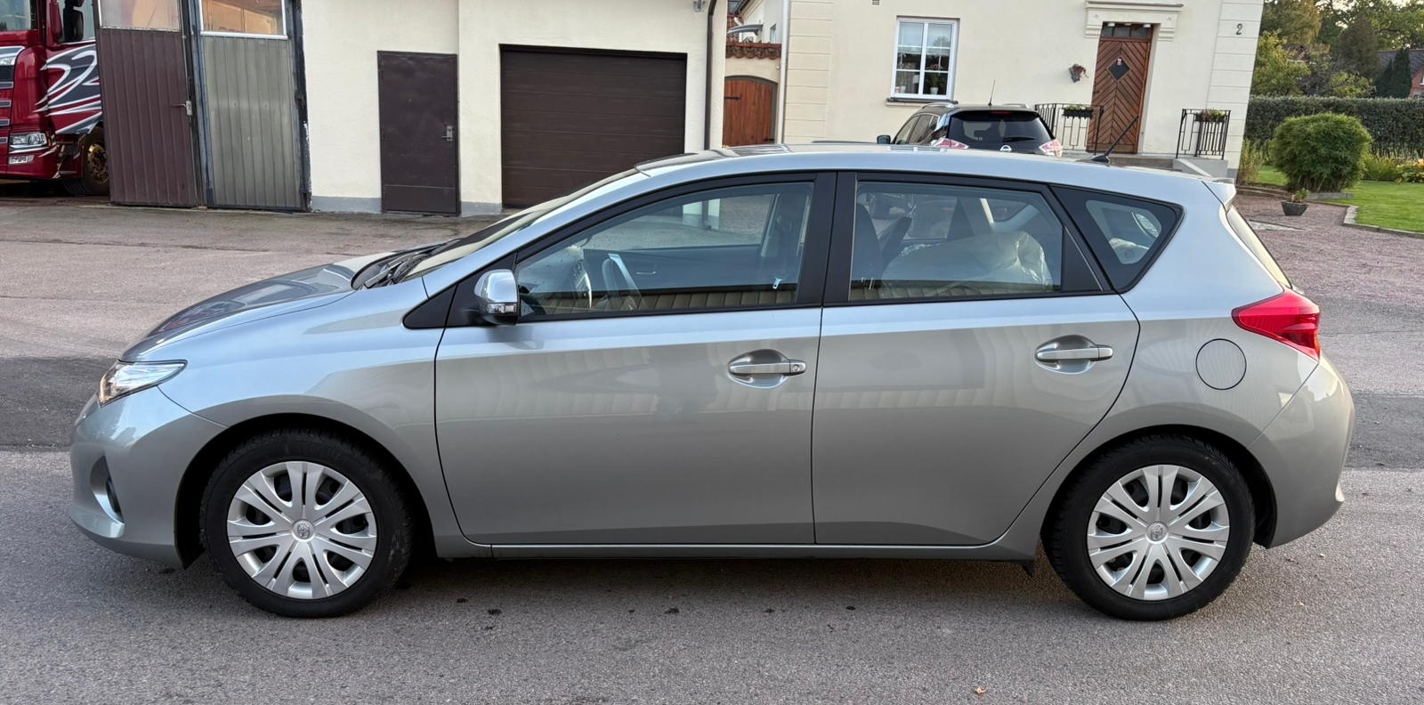 Toyota Auris 1.33 Dual VVT-i Manuell 2014, photo 2/10
