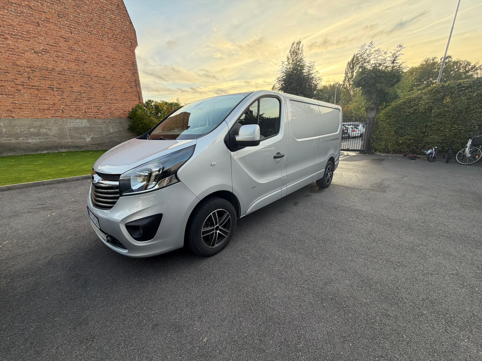Opel Vivaro 2016, photo 2/7