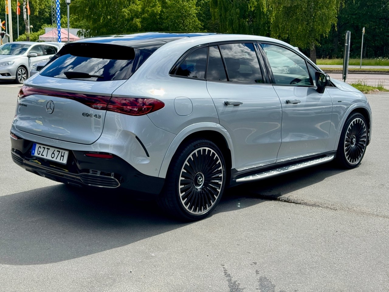 Mercedes-Benz EQE SUV 2024, photo 4/10