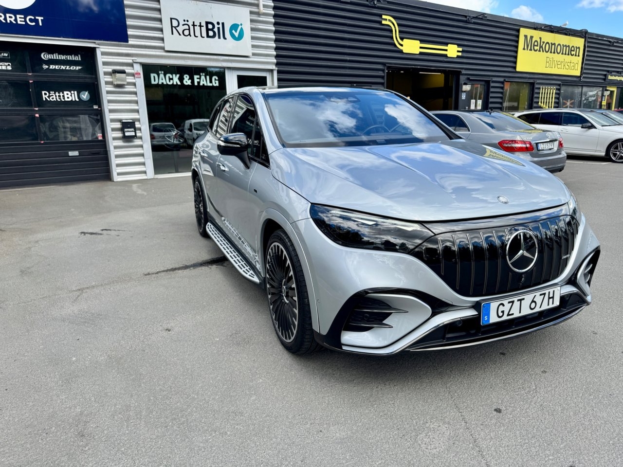 Mercedes-Benz EQE SUV 2024, photo 3/10