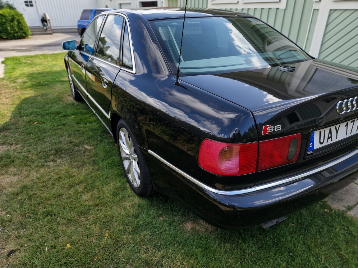 Audi S8 4.2 V8 quattro Automatisk 2000, bild 4/10