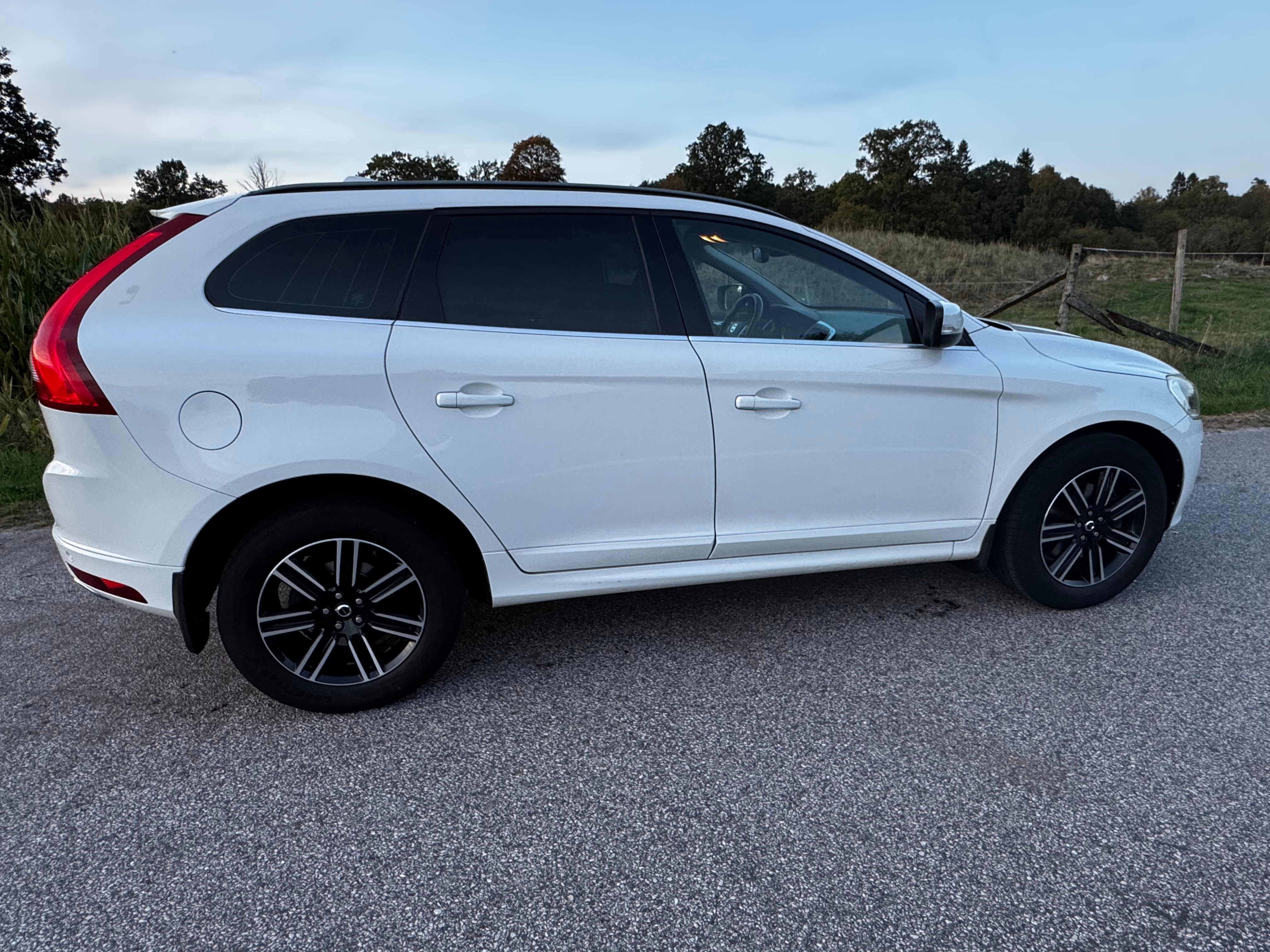 Volvo XC60 D4 AWD Geartronic 2014, kuva 4/10