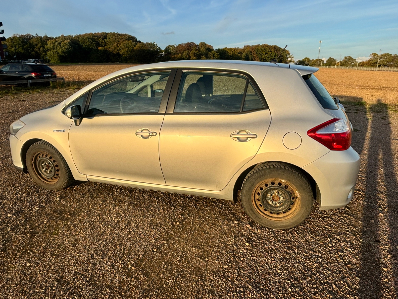 Toyota Auris Hybrid e-CVT 2010, photo 2/10