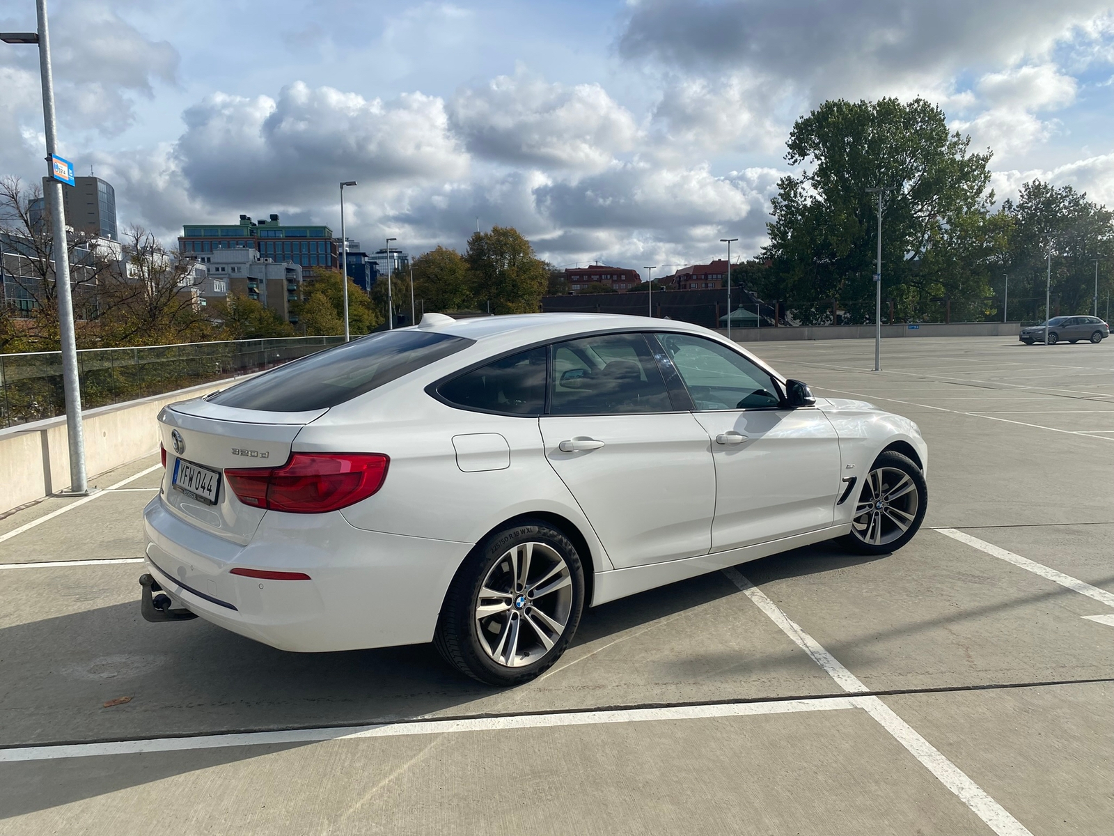 BMW 320 d 2017, bild 4/10