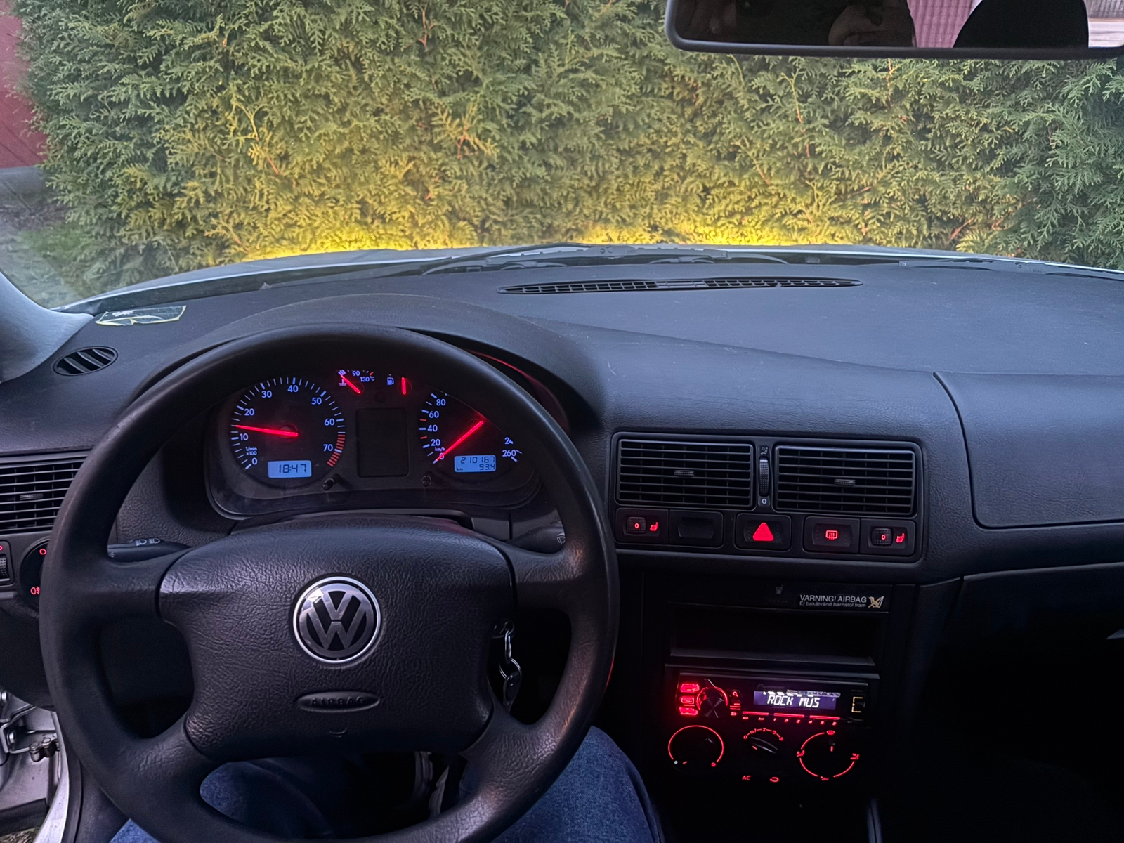 Volkswagen Golf IV 5-dörrar 1.6 Manuell 2001, kuva 3/3