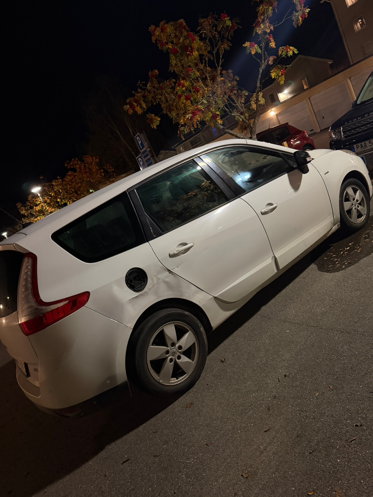 Renault Grand Scenic III 1.6 dCi Manuell 2012, kuva 3/9