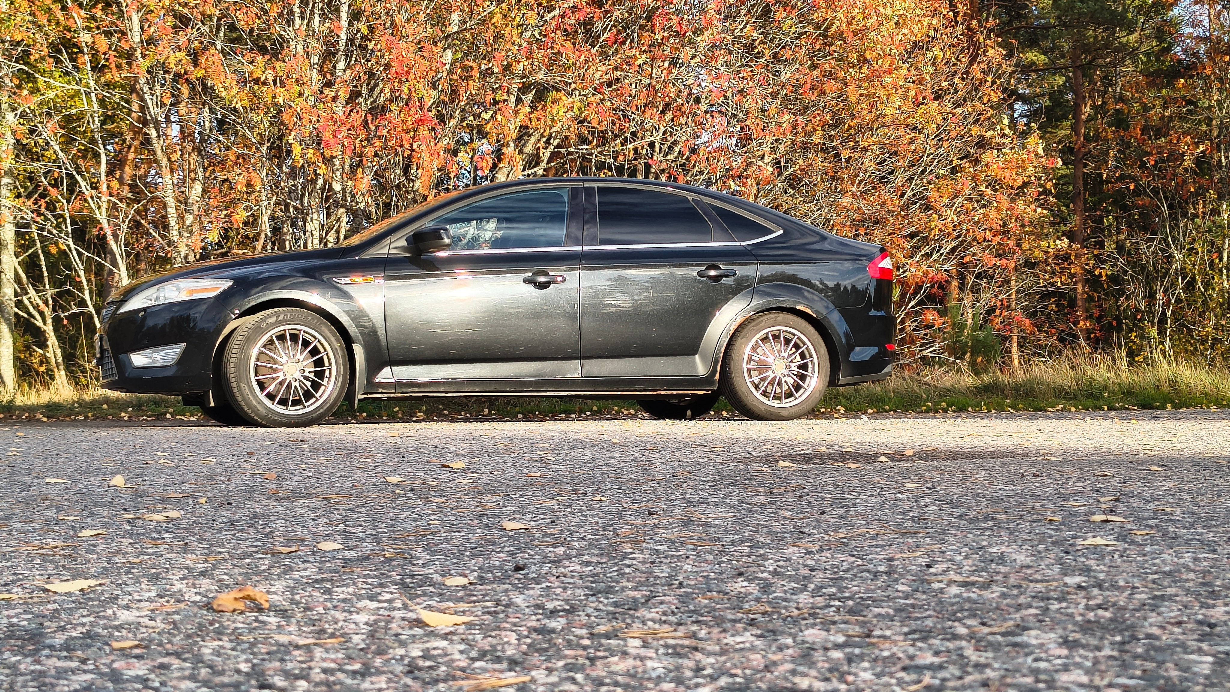 Ford Mondeo Halvkombi 2.2 TDCi Manuell 2009, bild 4/10