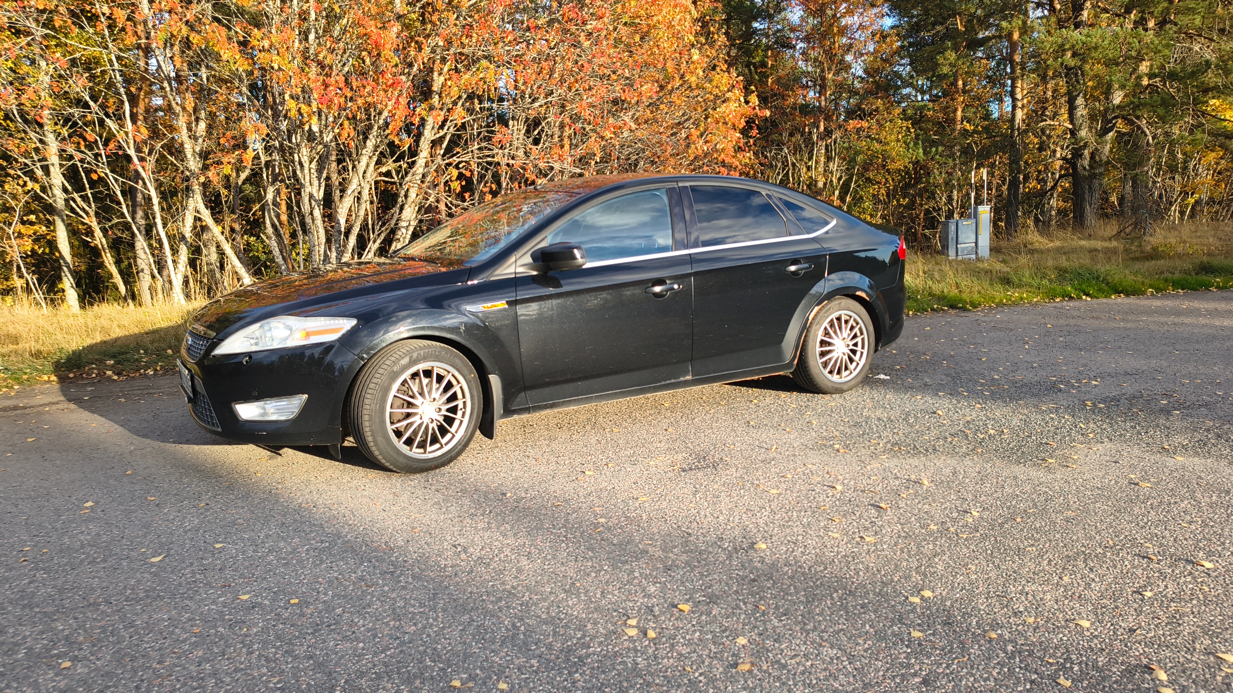 Ford Mondeo Halvkombi 2.2 TDCi Manuell 2009, bild 2/10