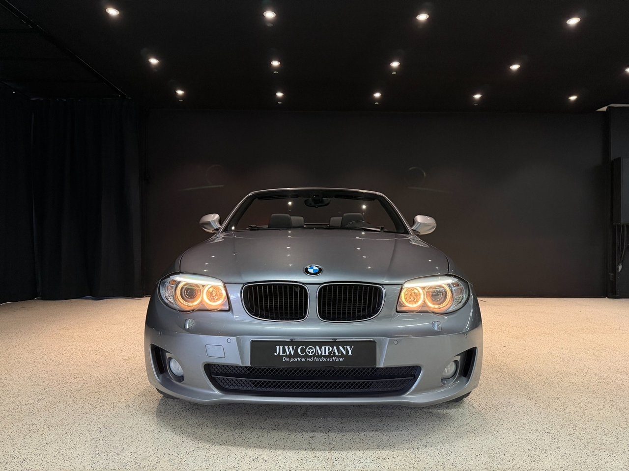 BMW 118 d Cab Automat 2012, photo 2/10