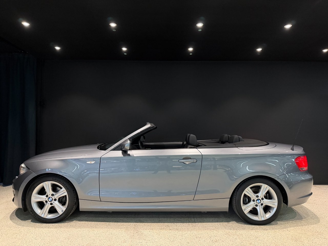 BMW 118 d Cab Automat 2012, photo 3/10