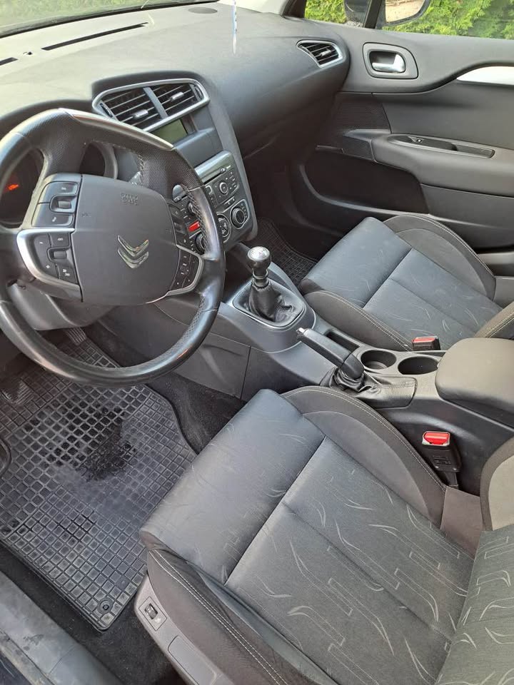 Citroen C4 1.6 HDi Manuell 2011, bild 4/6