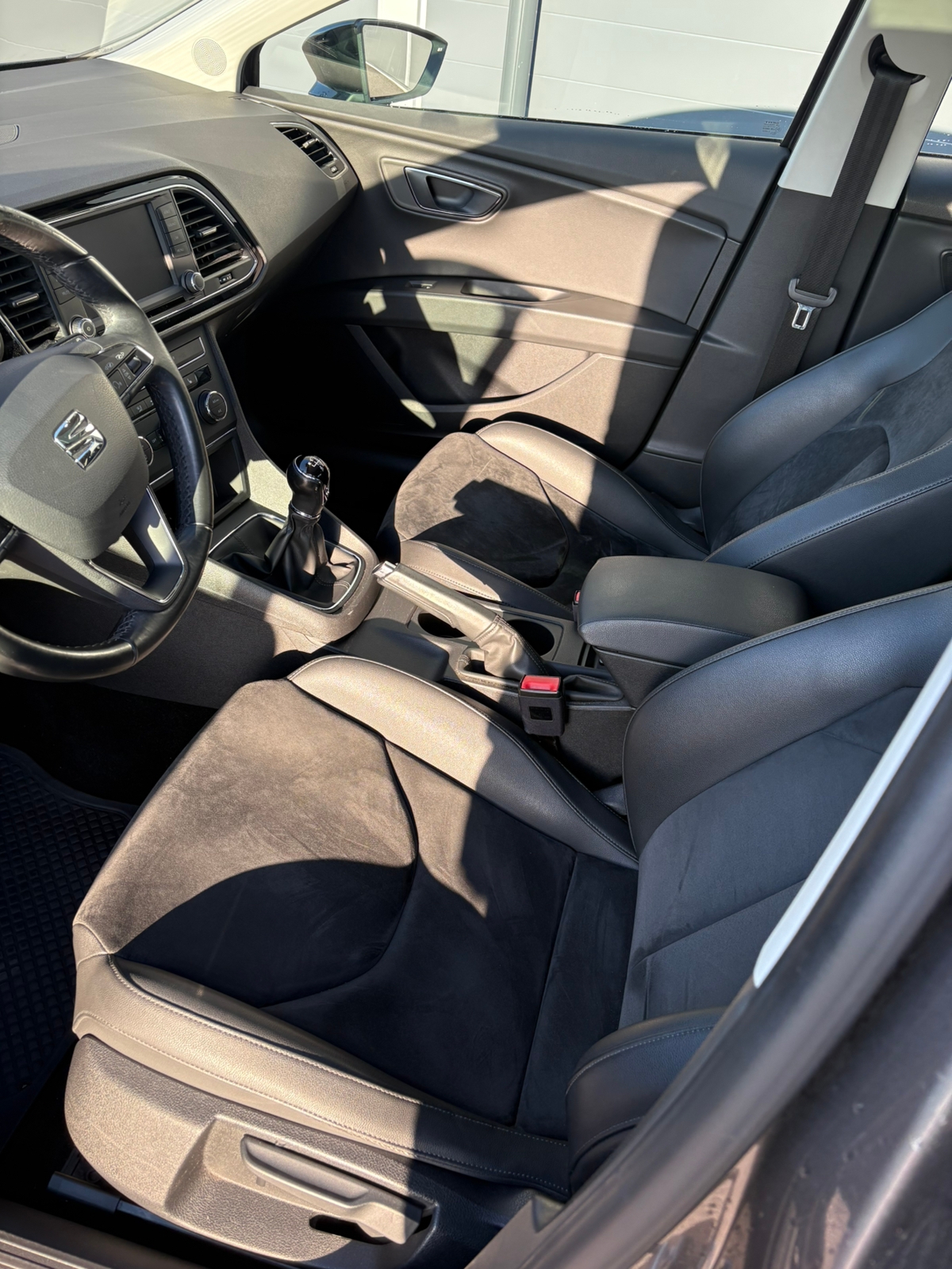 Seat Leon 1.2 TSI Manuell 2016, kuva 6/7