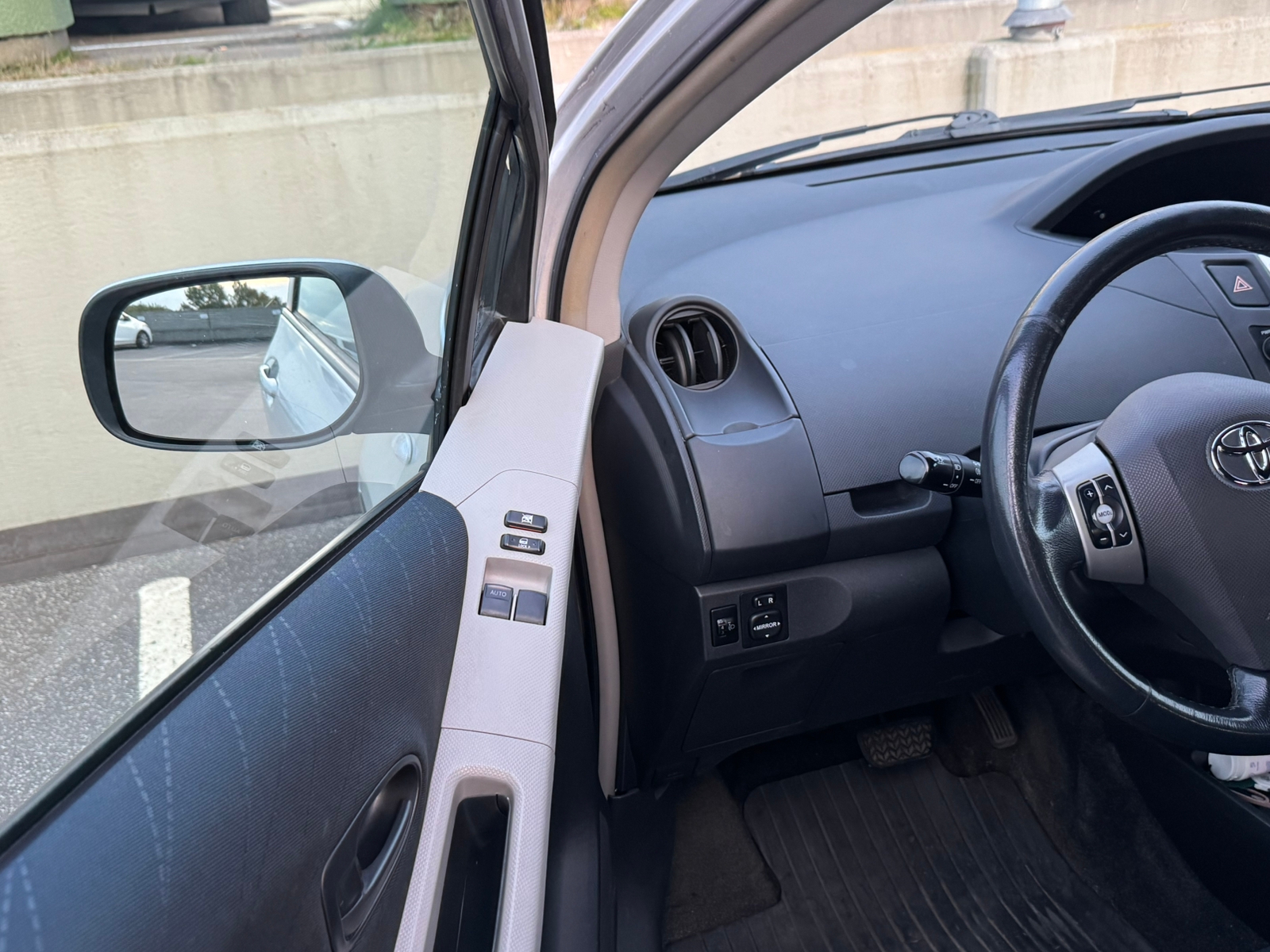 Toyota Yaris 2006, bild 7/10