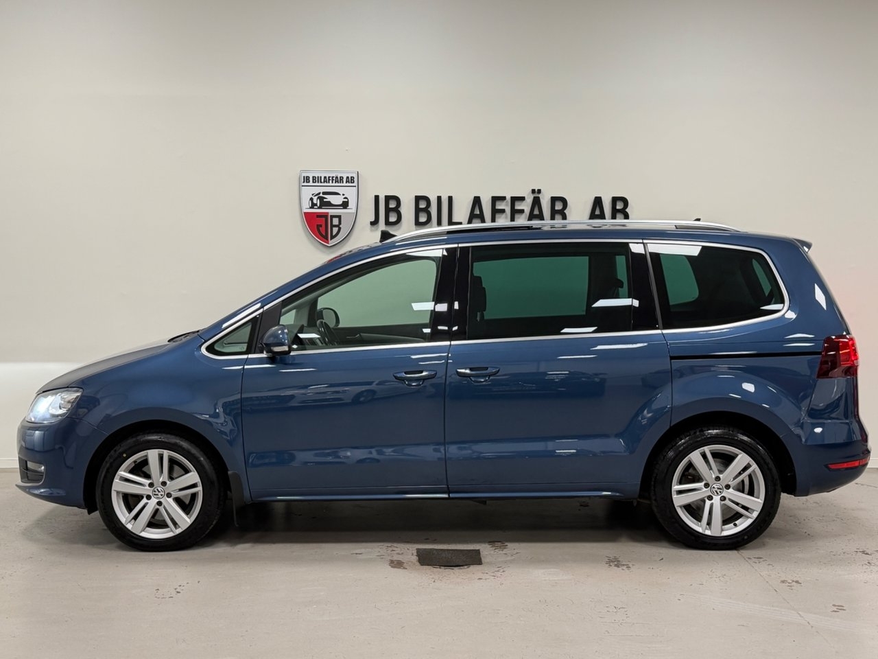Volkswagen Sharan 2017, photo 7/10
